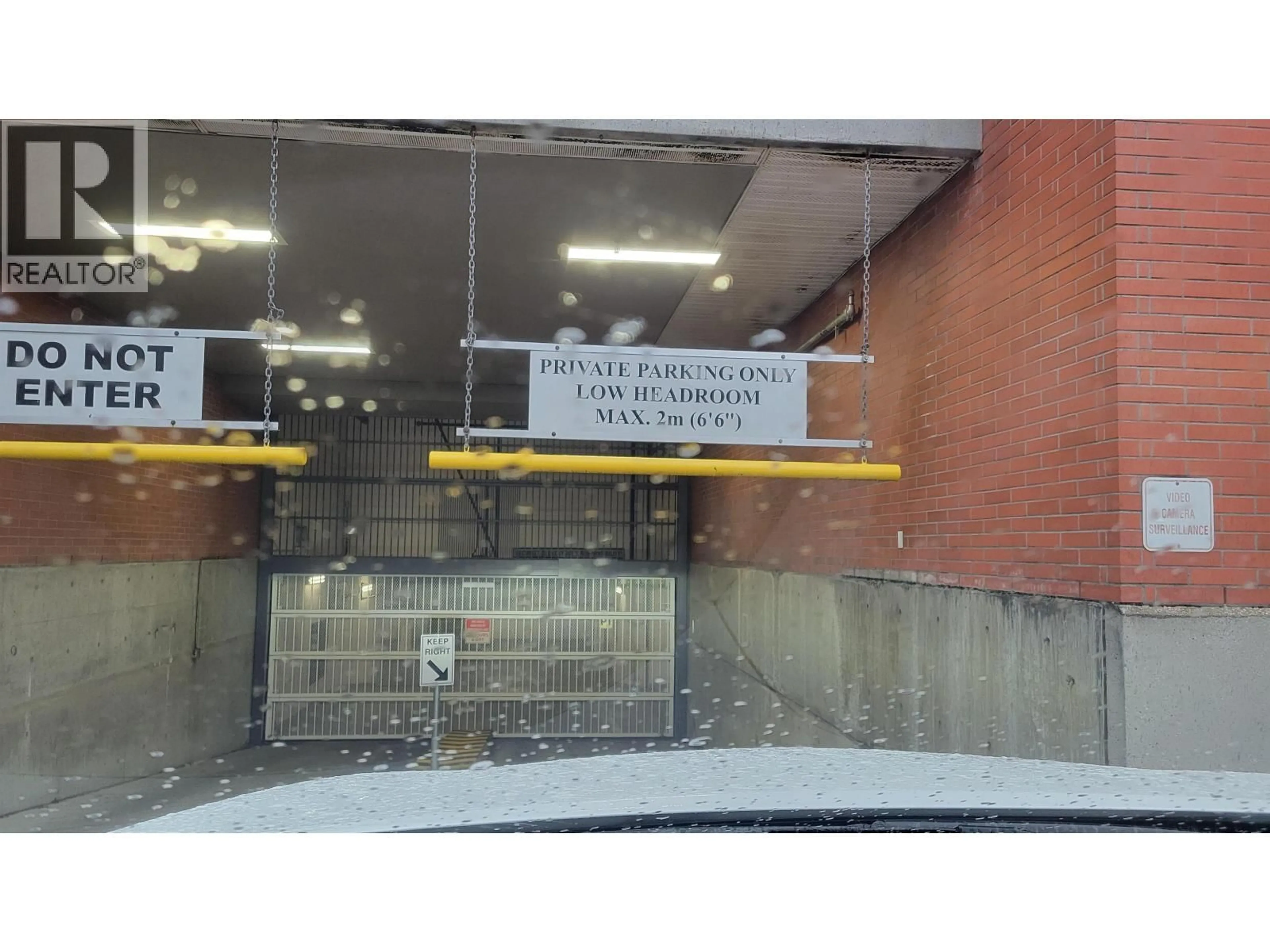 Indoor foyer for 40 - 1200 PACIFIC BOULEVARD, Vancouver British Columbia V6B5Z4