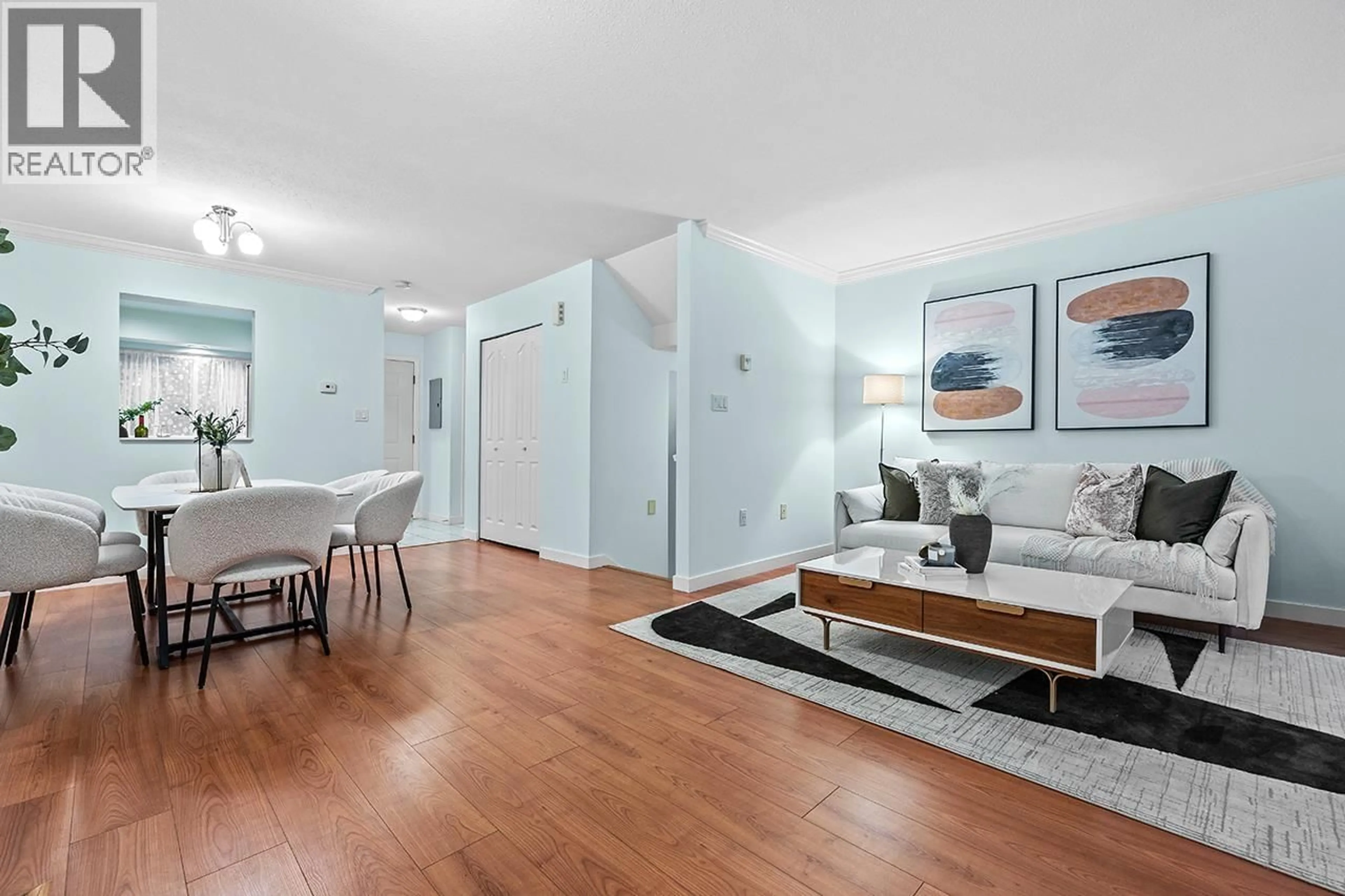 Living room with furniture, unknown for 3 - 4238 BOND STREET, Burnaby British Columbia V5H1G4