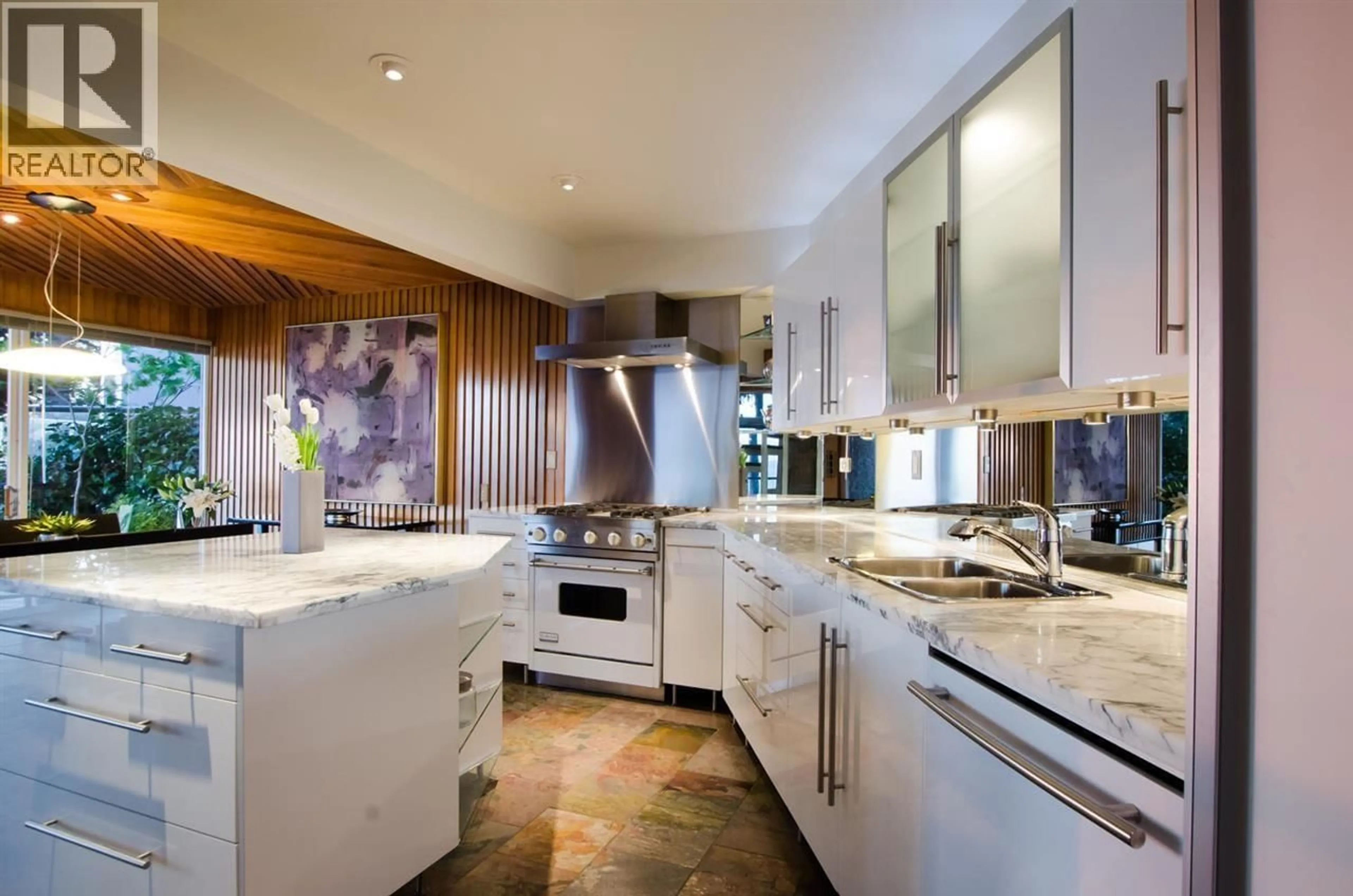 Contemporary kitchen, ceramic/tile floor for 20 TSAWWASSEN BEACH ROAD, Delta British Columbia V4M4C6