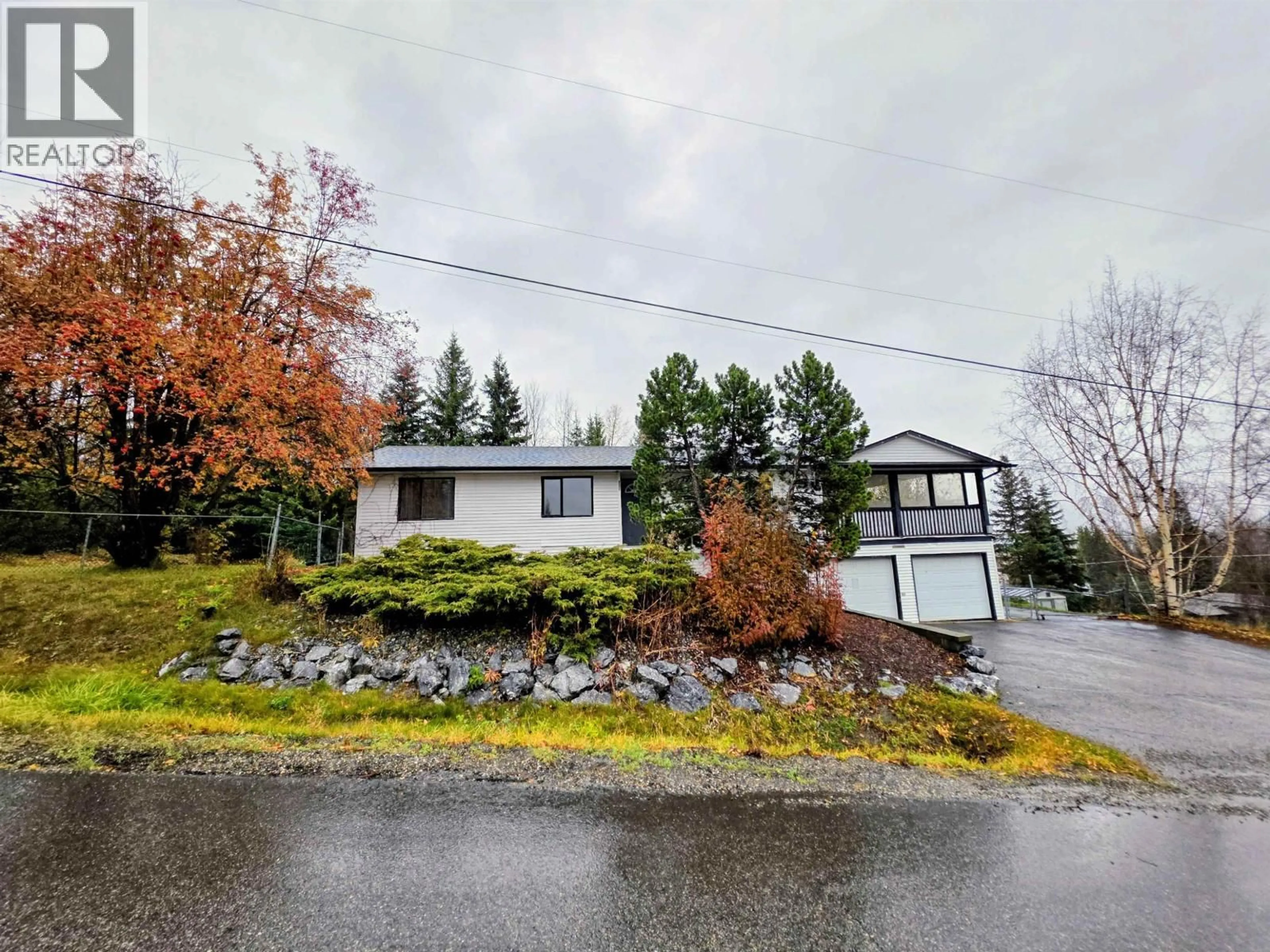 A pic from outside/outdoor area/front of a property/back of a property/a pic from drone, street for 3777 HILLCREST ROAD, Prince George British Columbia V2N5R1