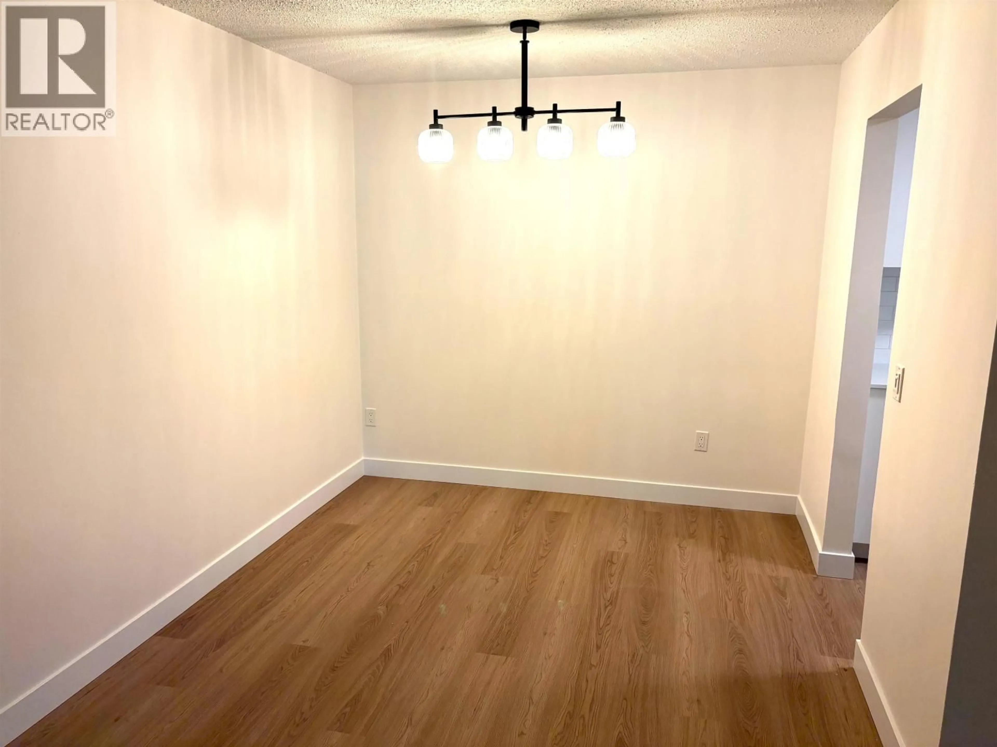A pic of a room for 102 - 200 WESTHILL PLACE, Port Moody British Columbia V3H1V2