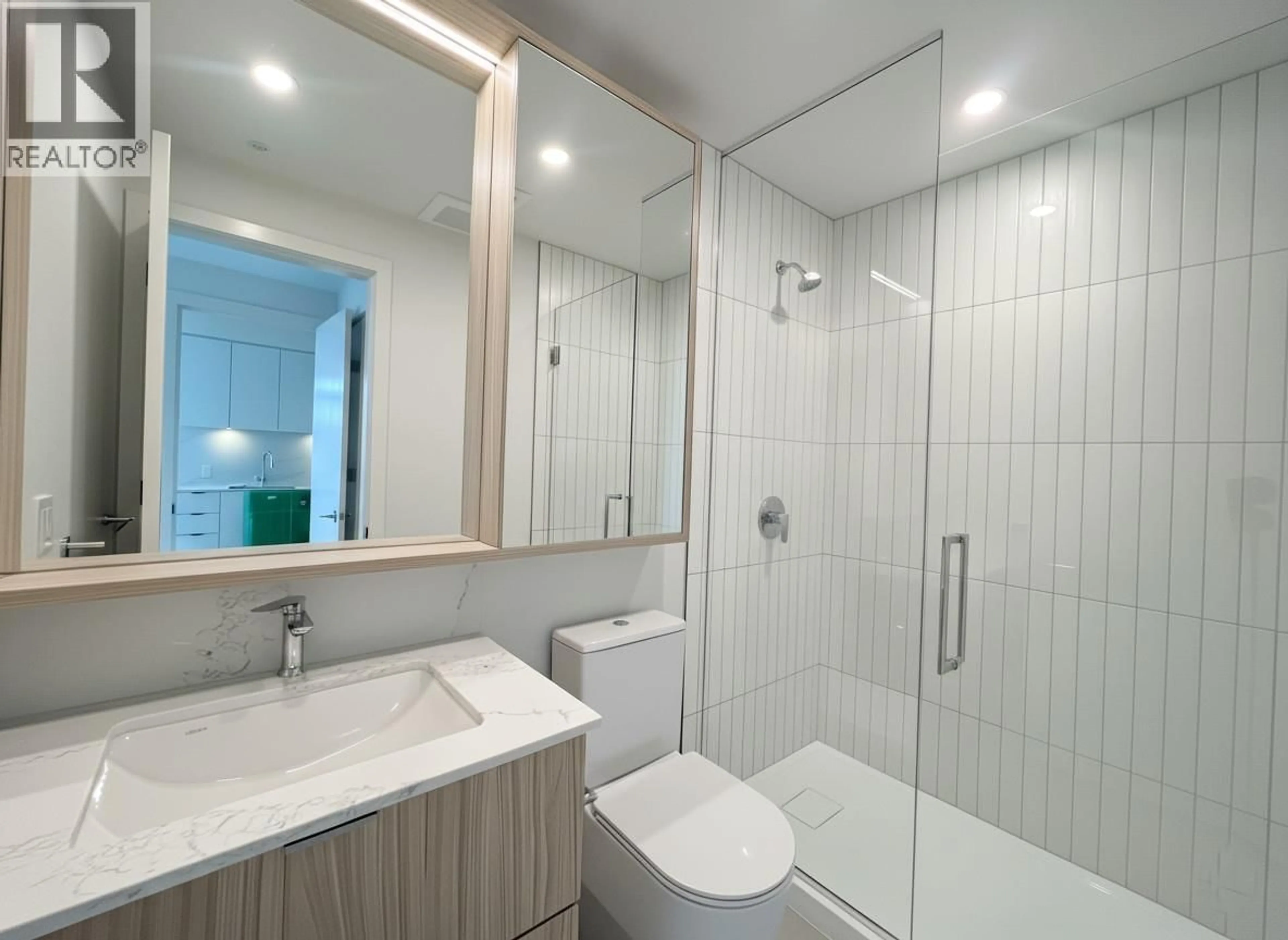 Standard bathroom, ceramic/tile floor for 3209 - 537 COTTONWOOD AVENUE, Coquitlam British Columbia V3J0S4