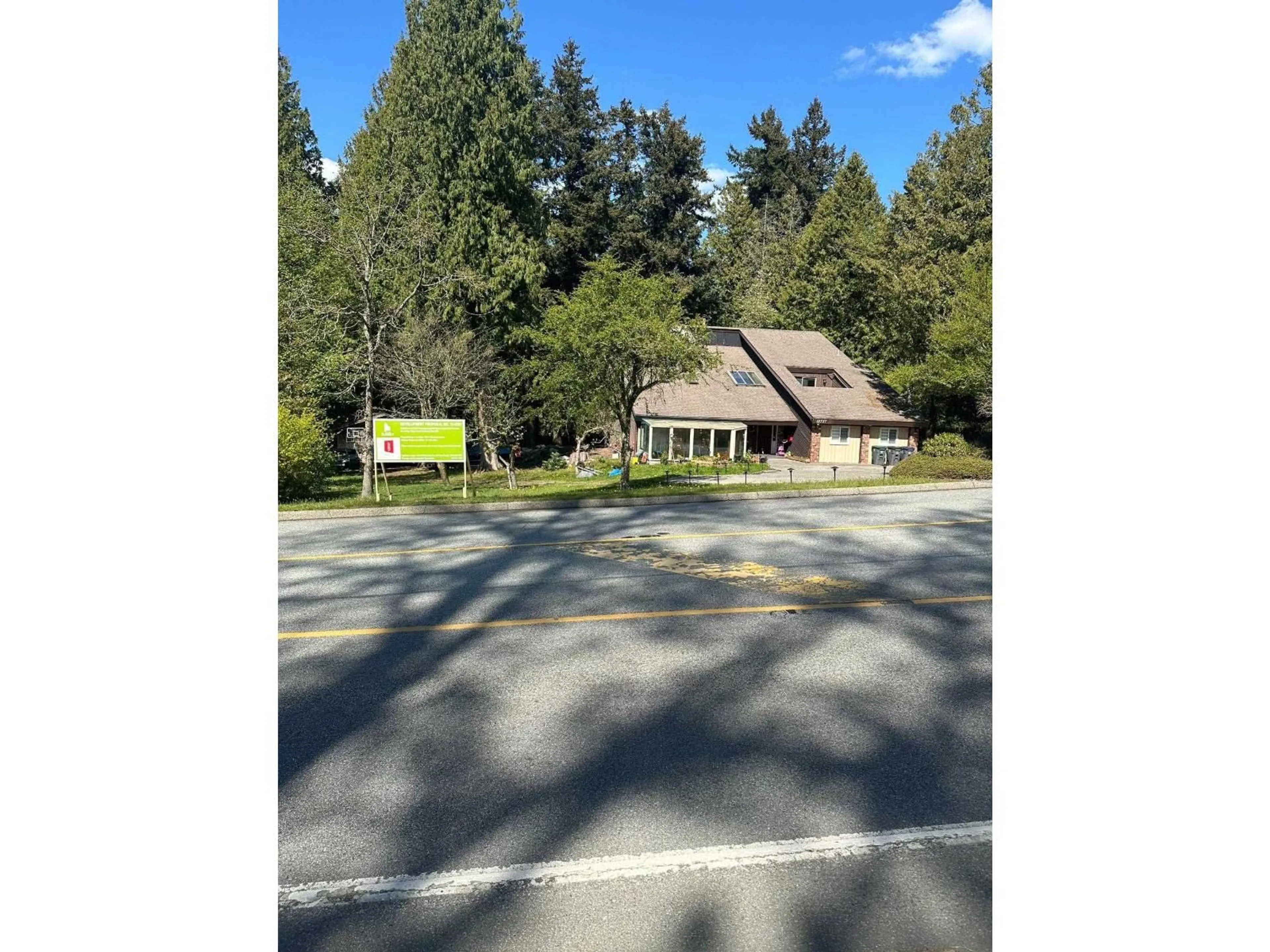 A pic from outside/outdoor area/front of a property/back of a property/a pic from drone, mountain view for 12737 CRESCENT, Surrey British Columbia V4A2V6