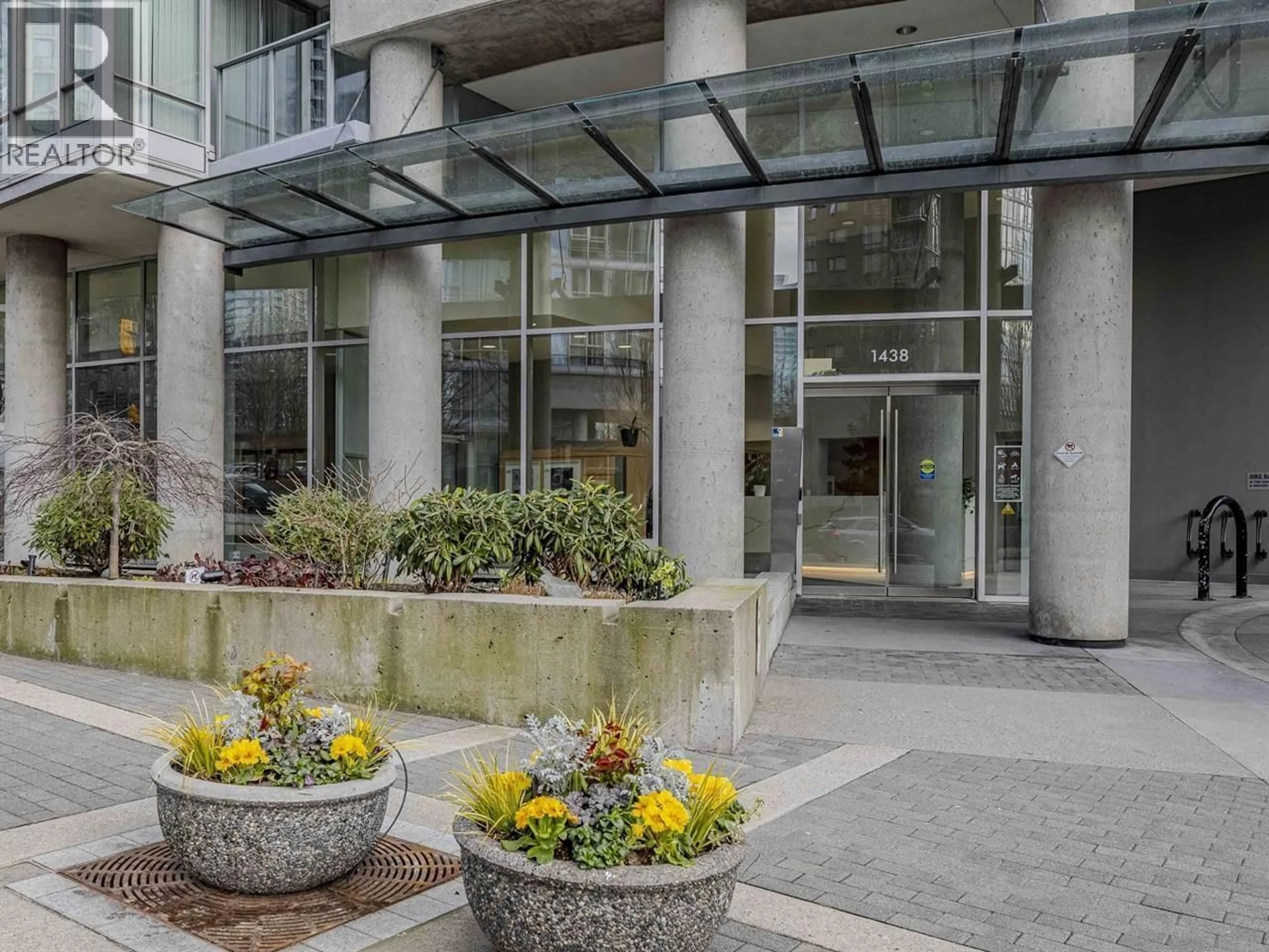 Indoor foyer for 2306 - 1438 RICHARDS STREET, Vancouver British Columbia V6Z3B8