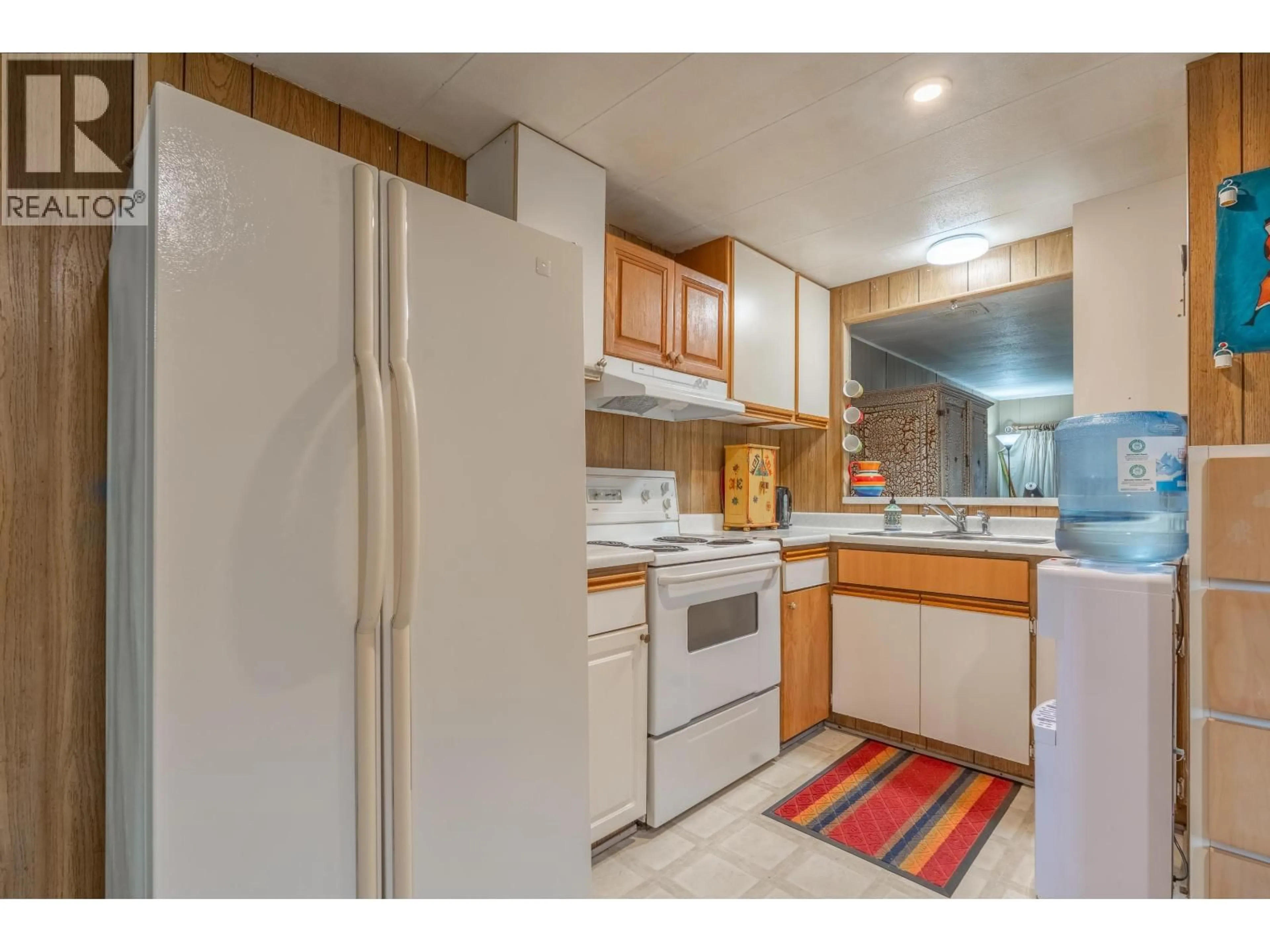 Standard kitchen, unknown for 1 - 4514 SUNSHINE COAST HIGHWAY, Sechelt British Columbia V7Z0G9