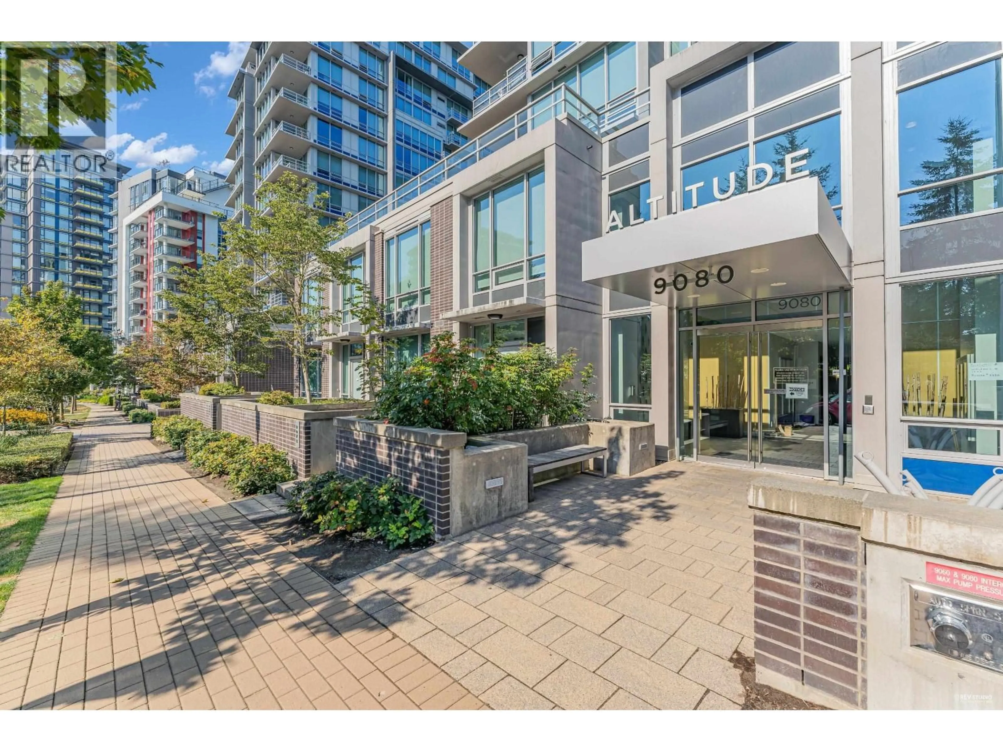 Patio, street for 1005 - 9080 UNIVERSITY CRESCENT, Burnaby British Columbia V5A0B7