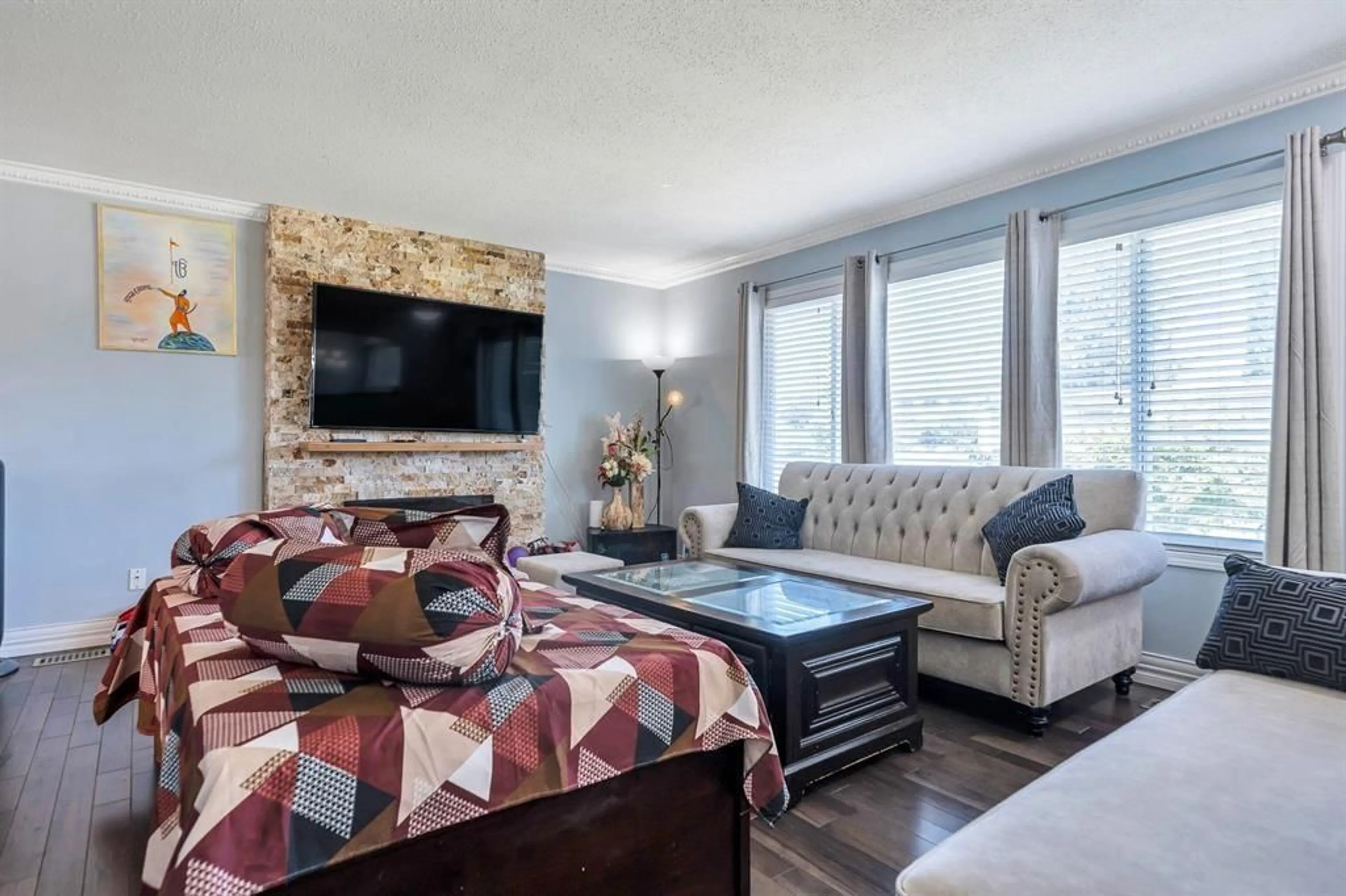 Living room with furniture, unknown for 32678 PANDORA, Abbotsford British Columbia V2T3X1