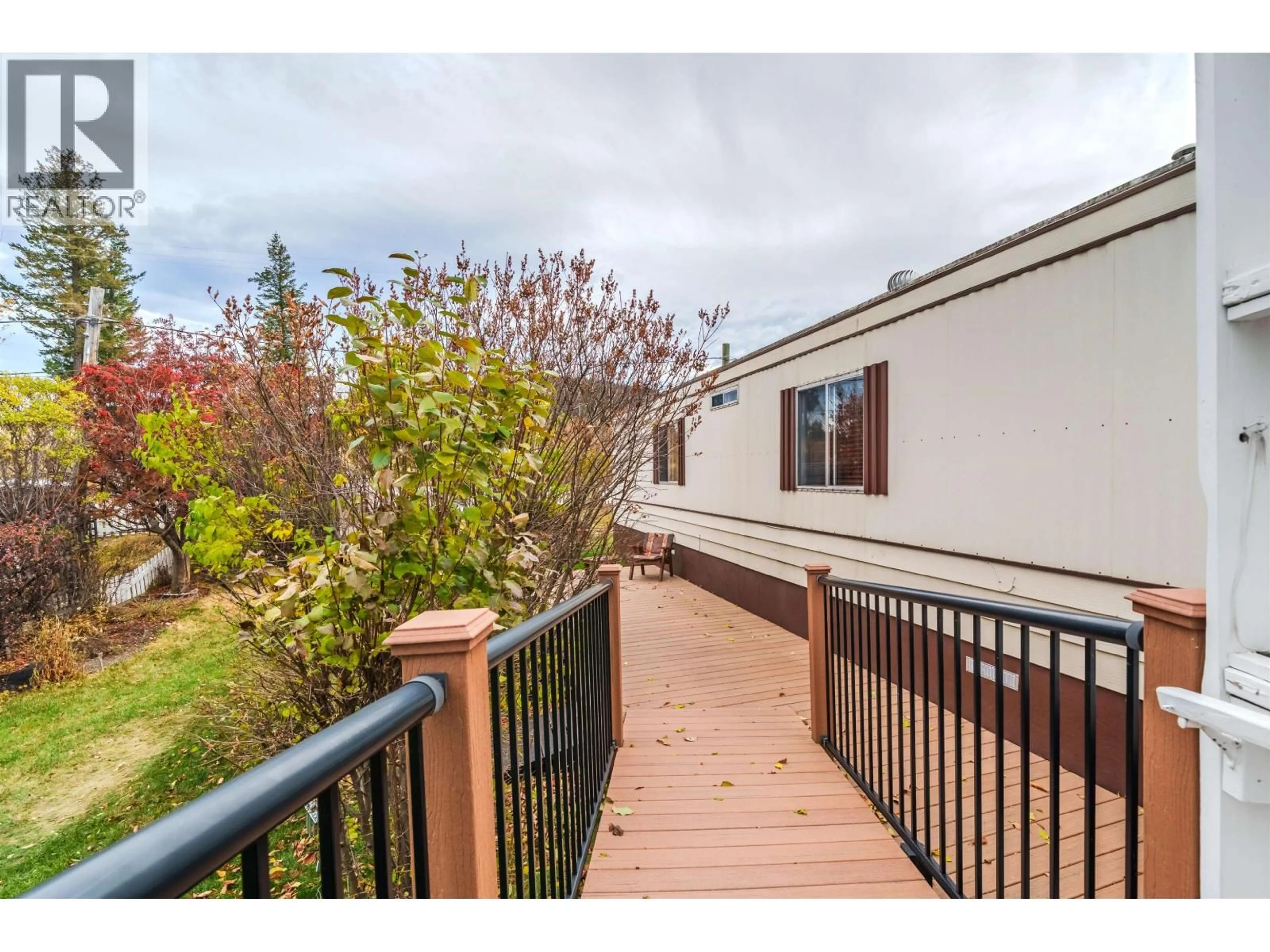 Patio, unknown for 58 - 375 HORSE LAKE ROAD, 100 Mile House British Columbia V0K2E0