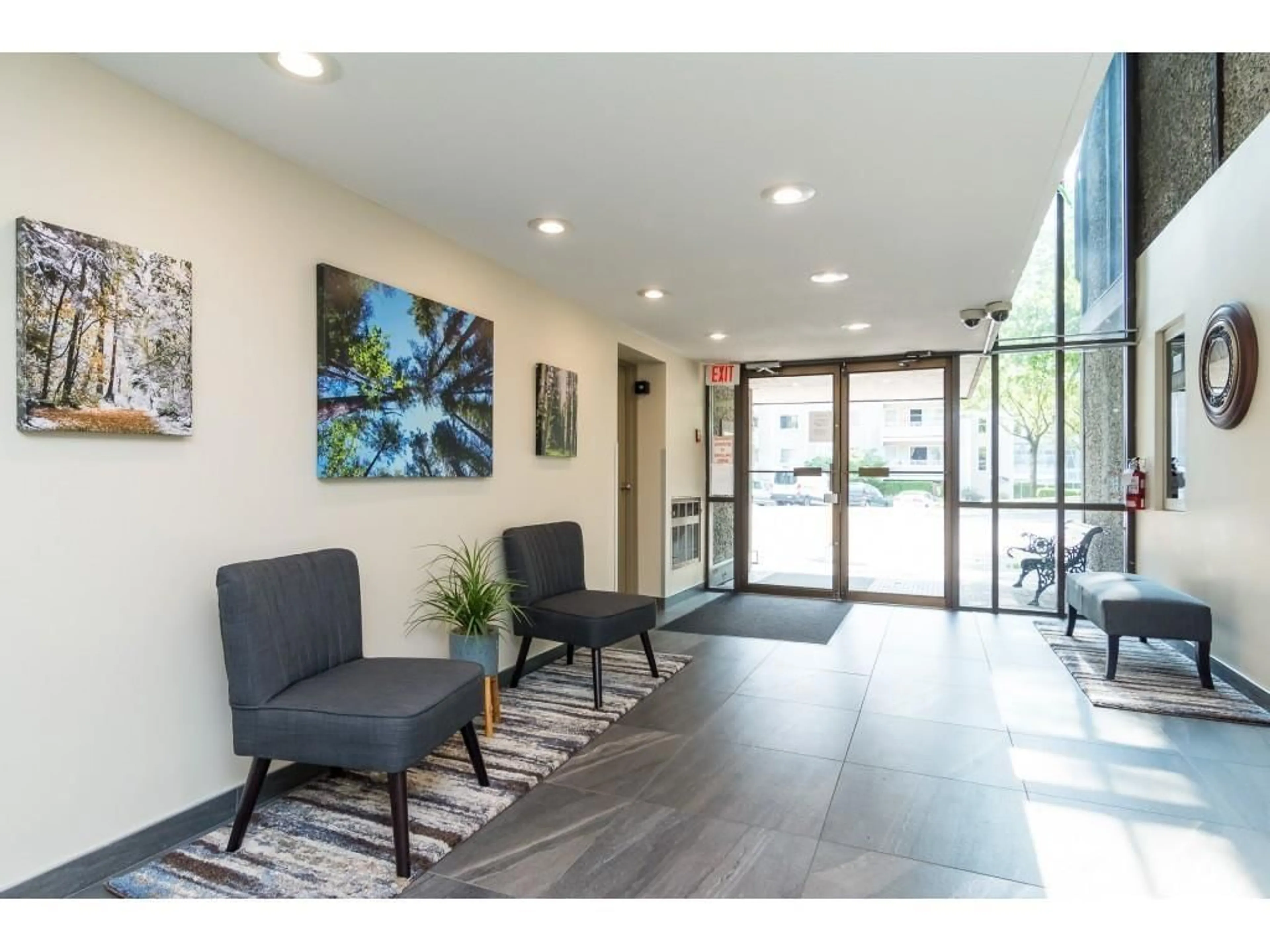 Indoor foyer for 118 - 9682 134, Surrey British Columbia V3R8A2