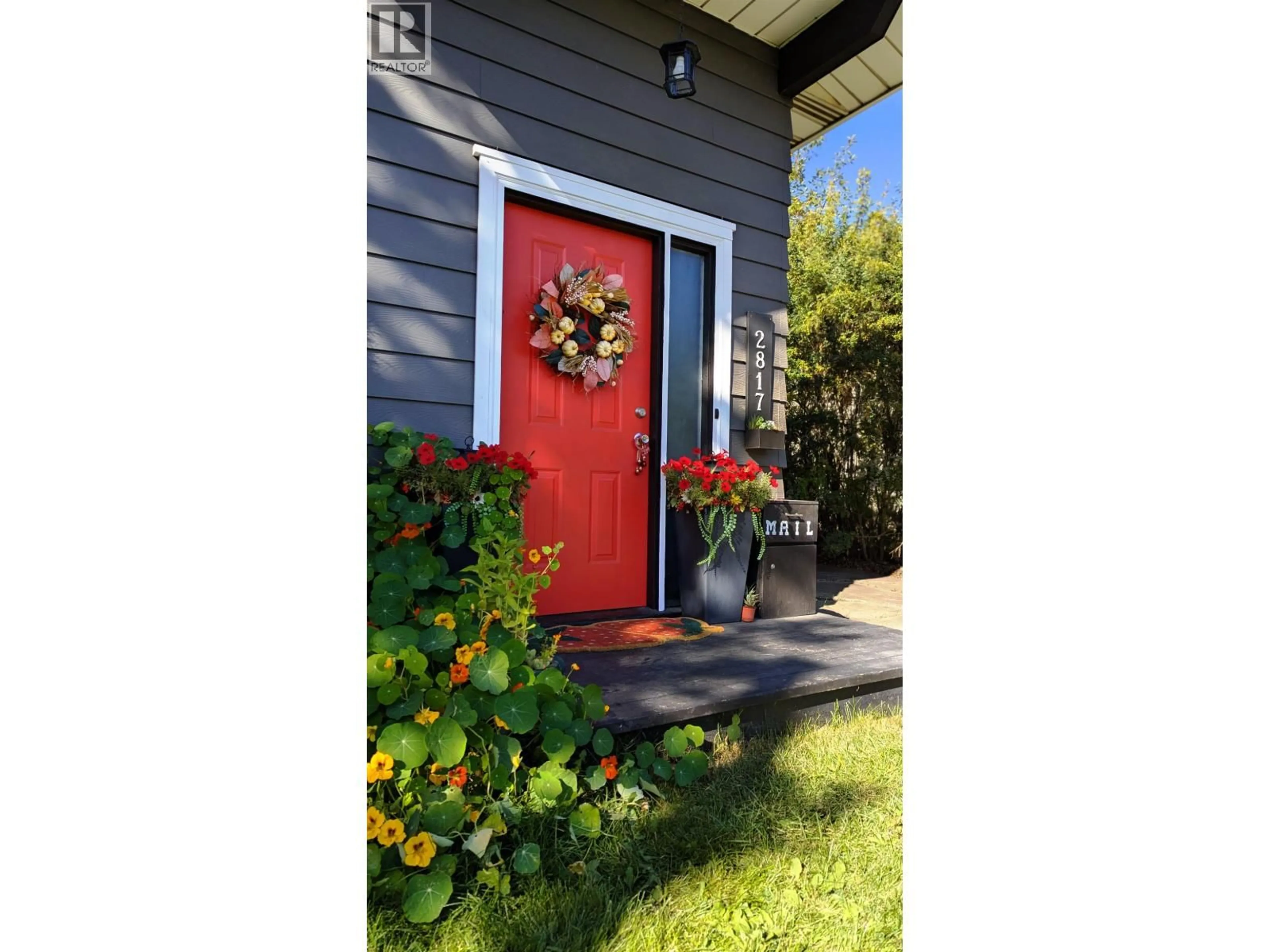 Indoor entryway for 2817 OAK STREET, Prince George British Columbia V2L2B1