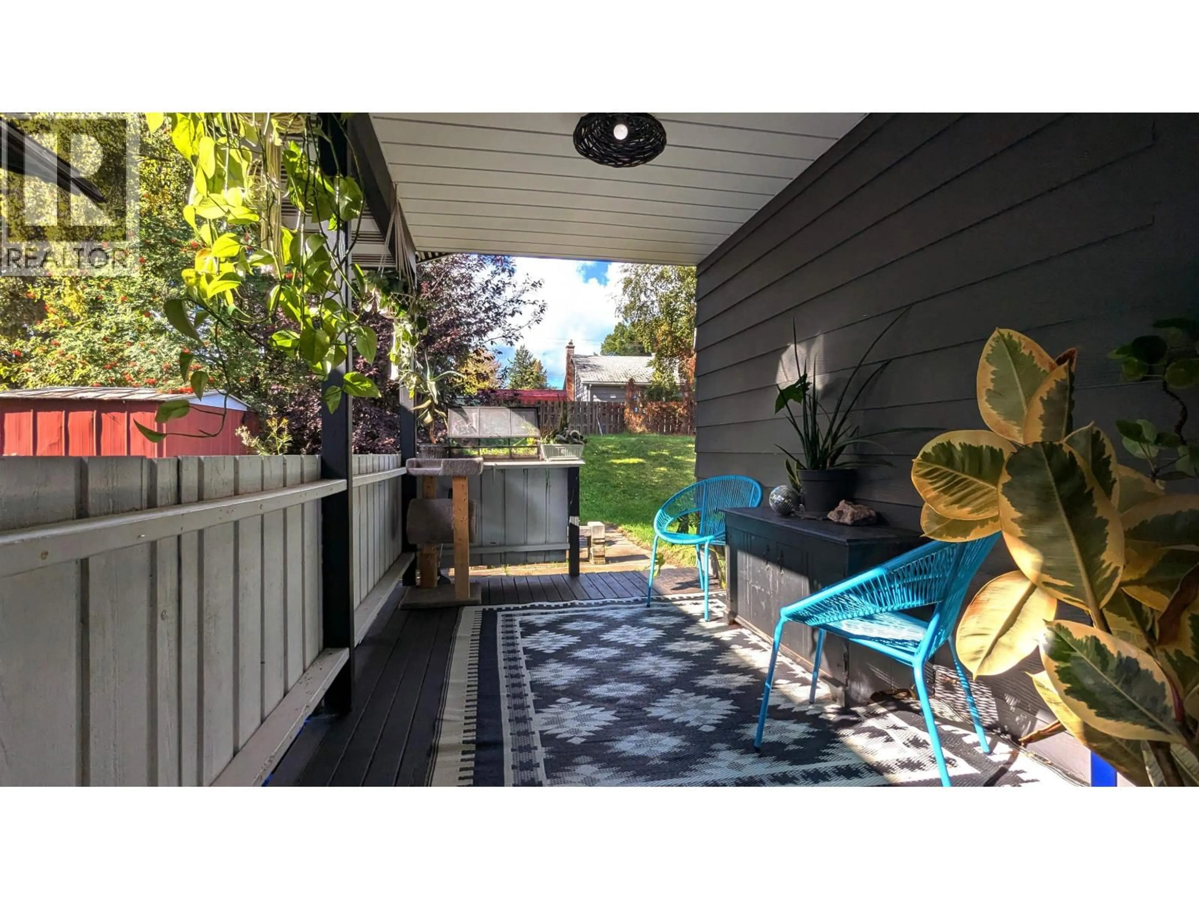 Patio, street for 2817 OAK STREET, Prince George British Columbia V2L2B1