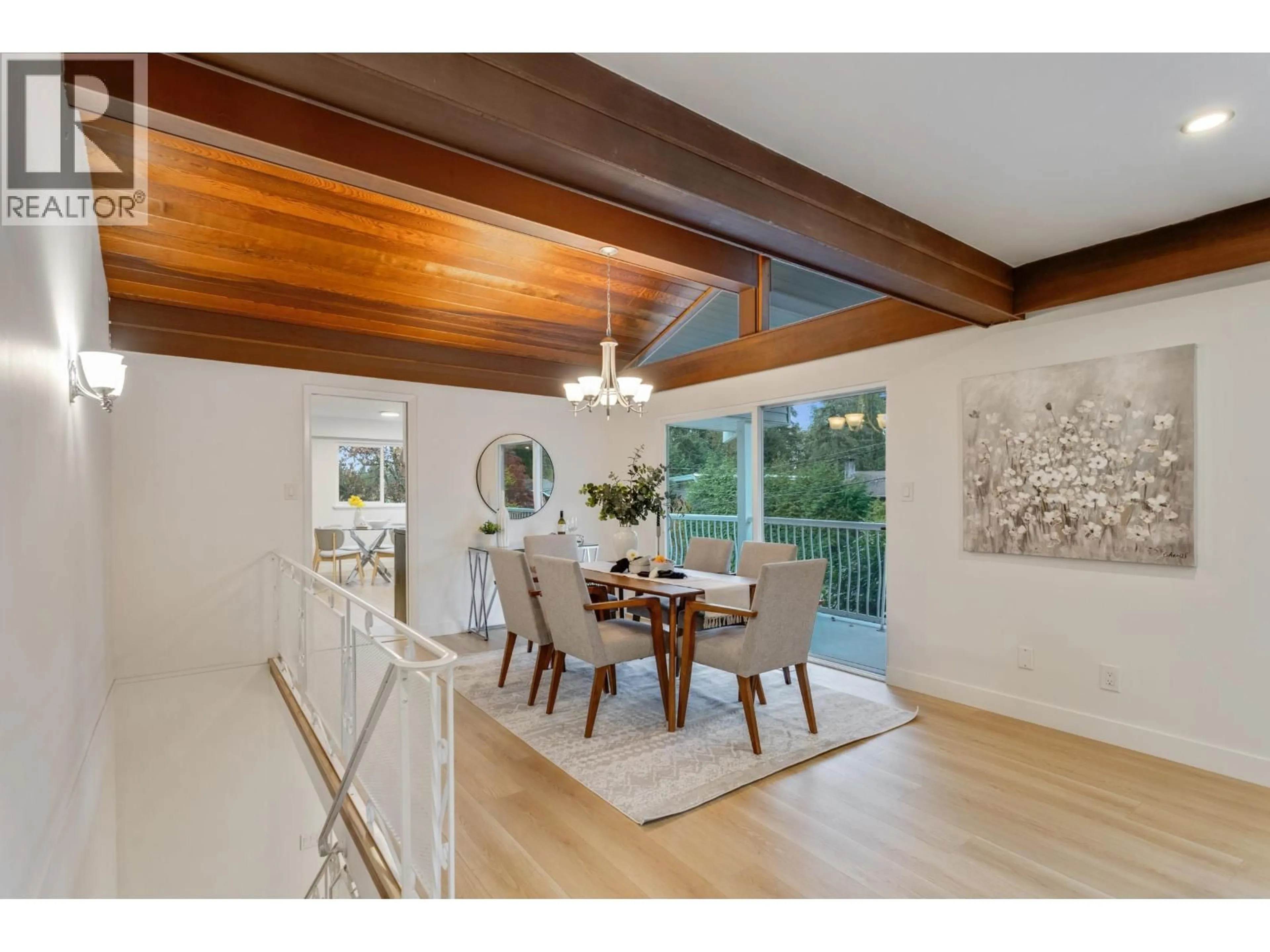 Dining room, wood/laminate floor for 3288 HOSKINS ROAD, North Vancouver British Columbia V7J3B4