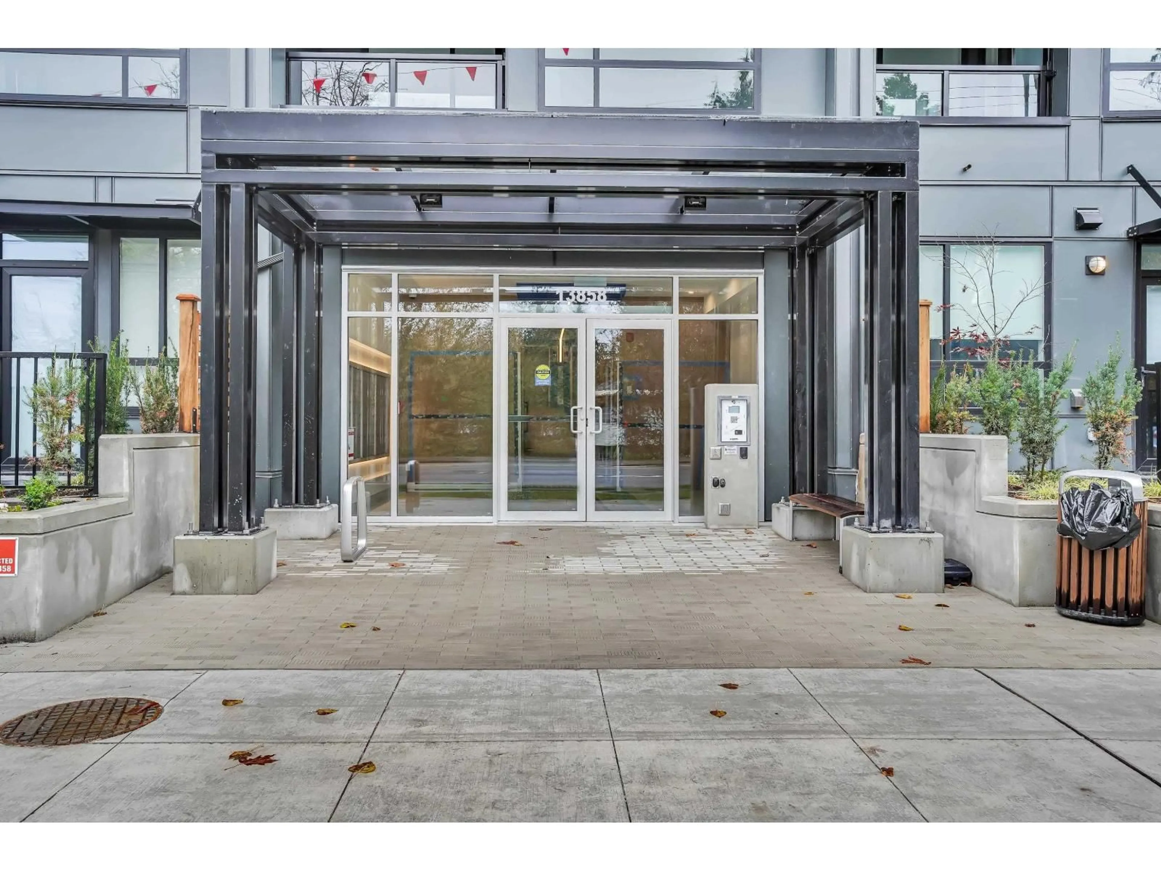 Indoor foyer for E318 - 13858 108, Surrey British Columbia V3T0T9