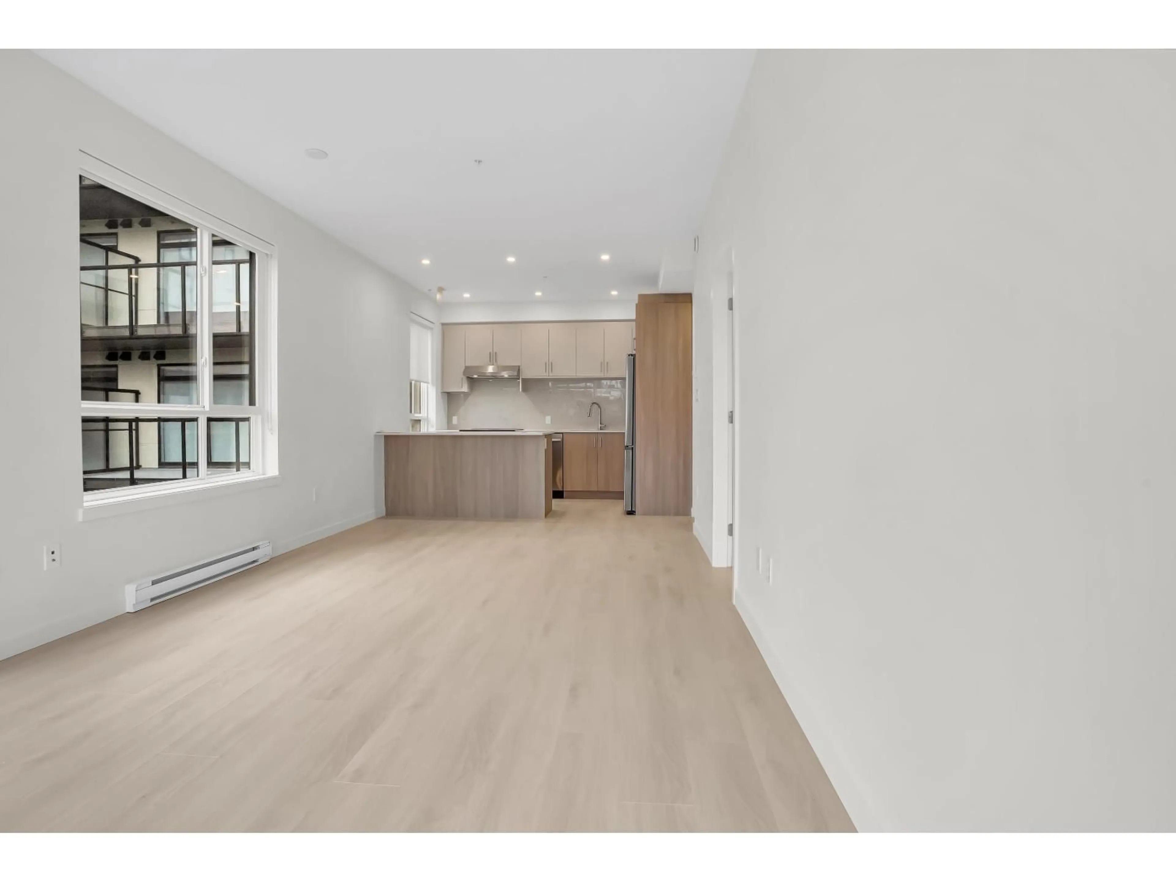 Unknown for E318 - 13858 108, Surrey British Columbia V3T0T9