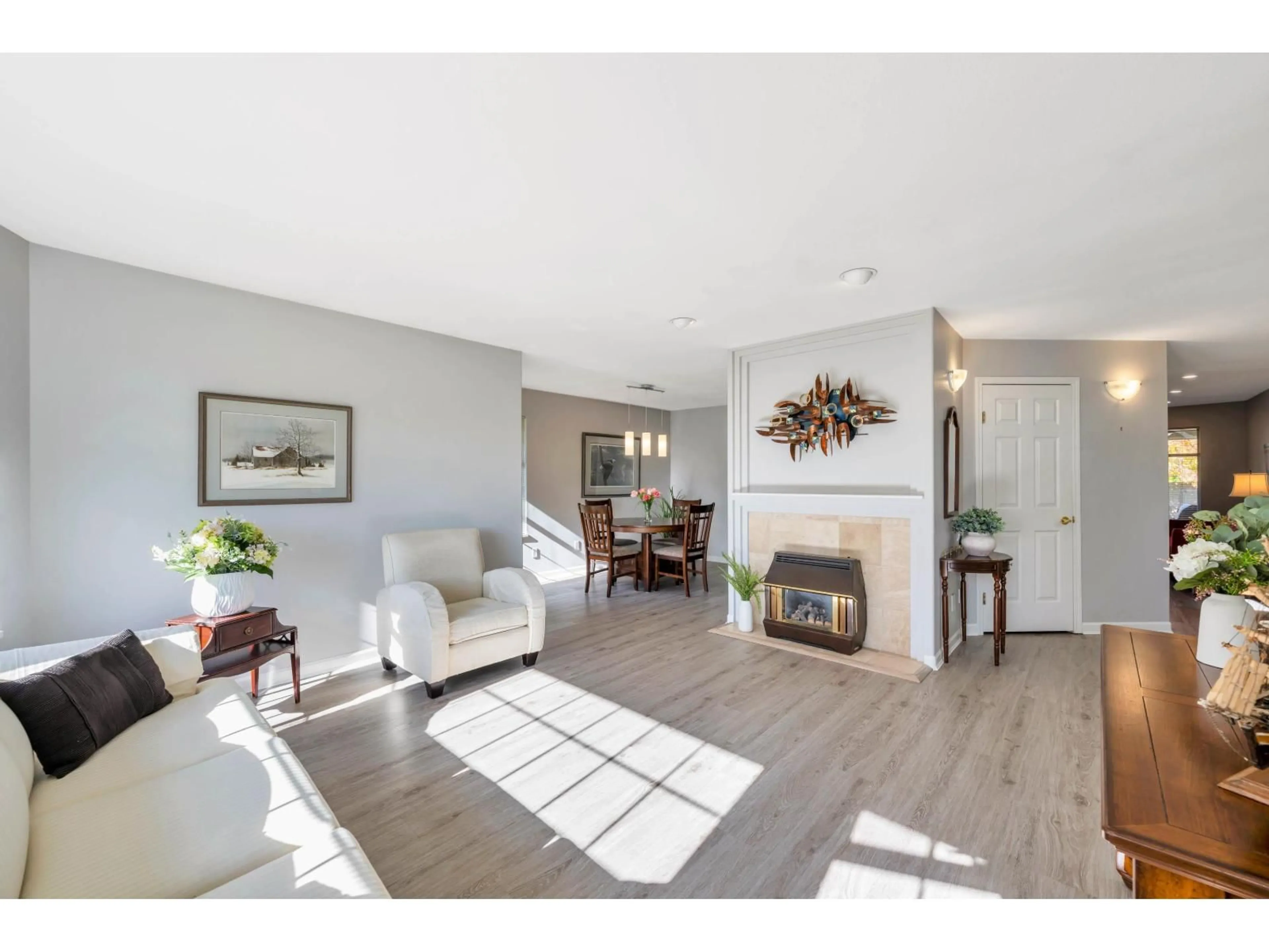 Living room with furniture, unknown for 16339 95TH, Surrey British Columbia V4N3C5