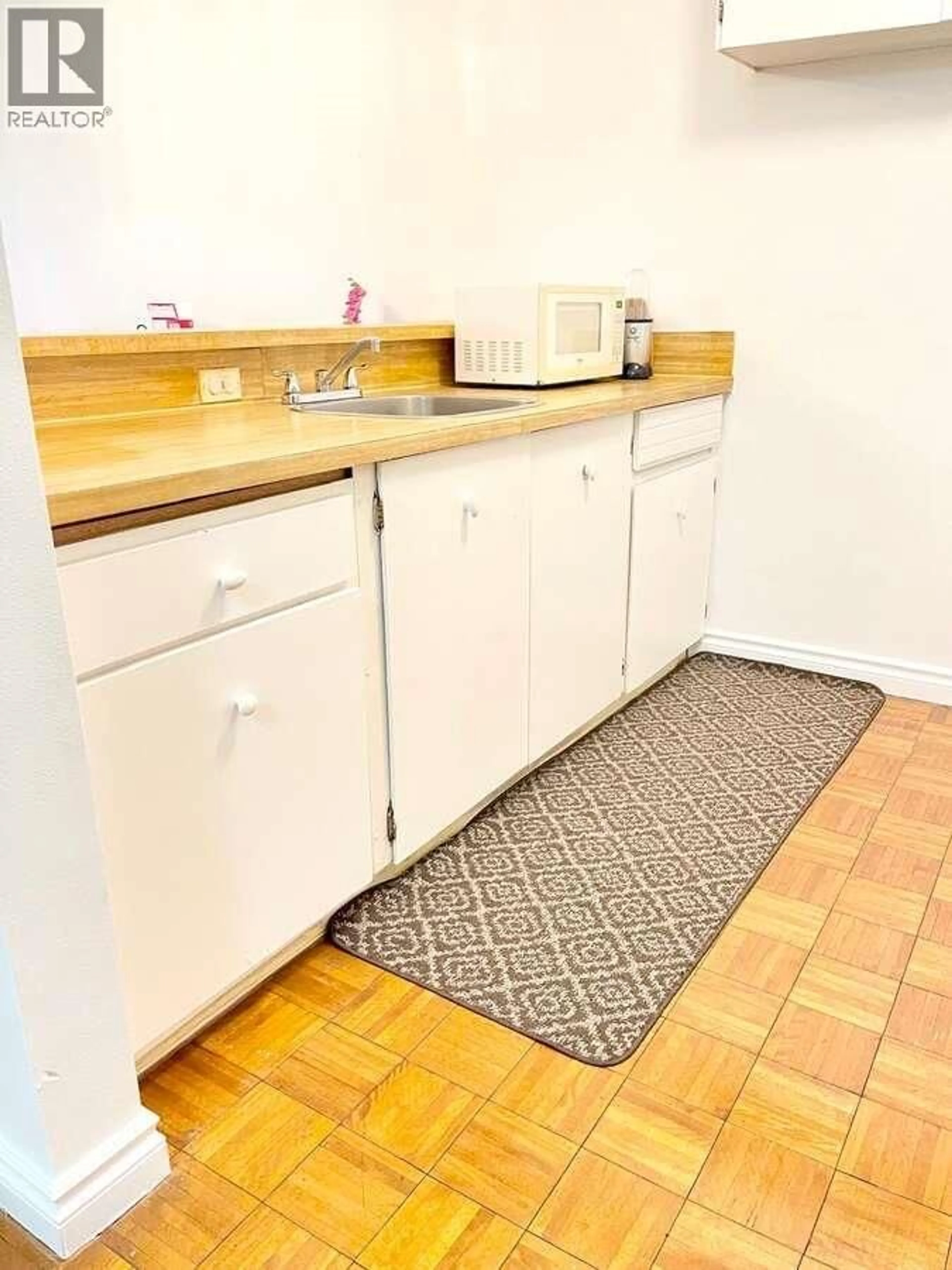 Standard kitchen, unknown for 219 - 9300 GLENACRES DRIVE, Richmond British Columbia V7A1Y8