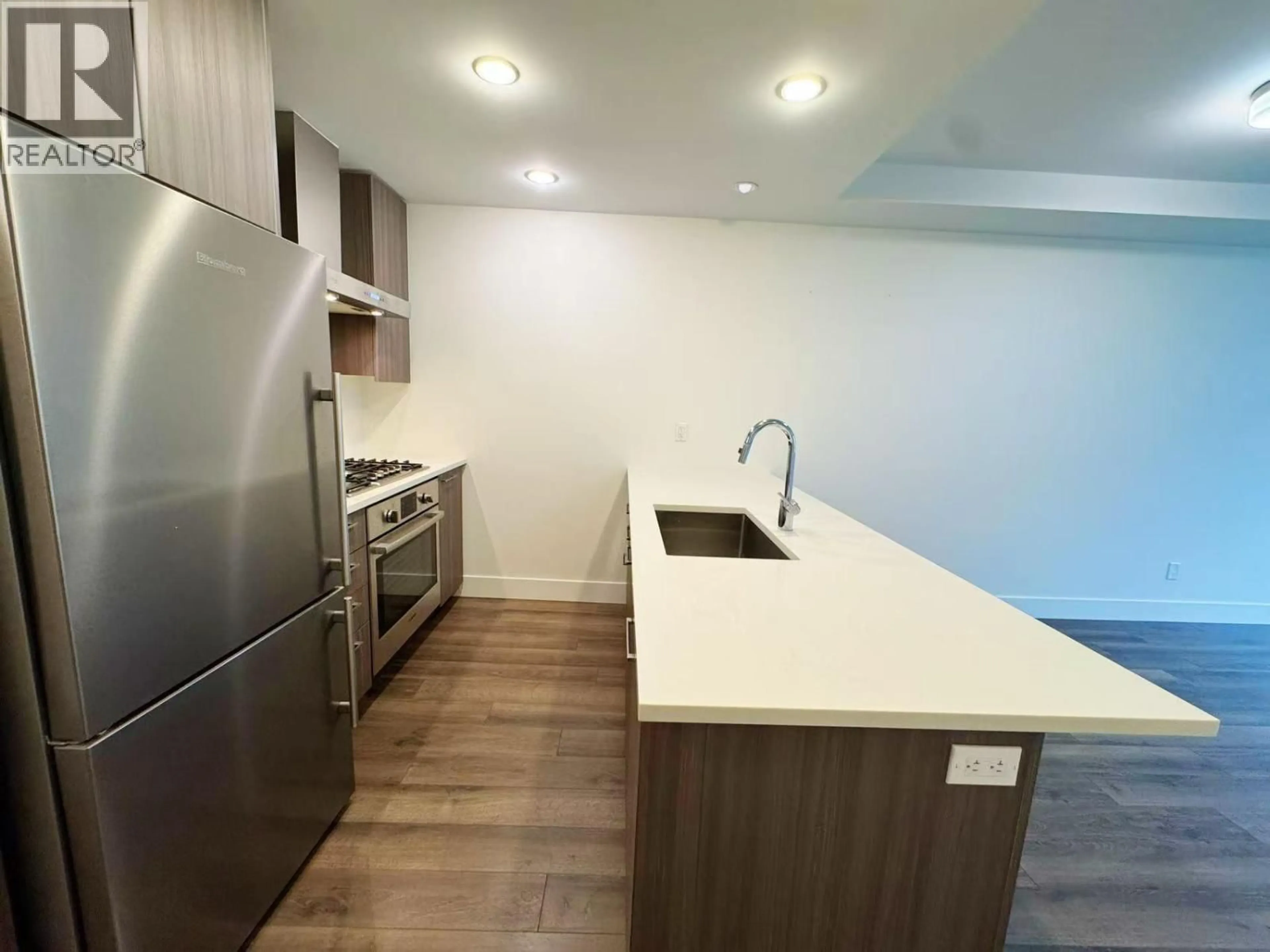 Standard kitchen, unknown for 318 - 10788 NO. 5 ROAD, Richmond British Columbia V6W0B7