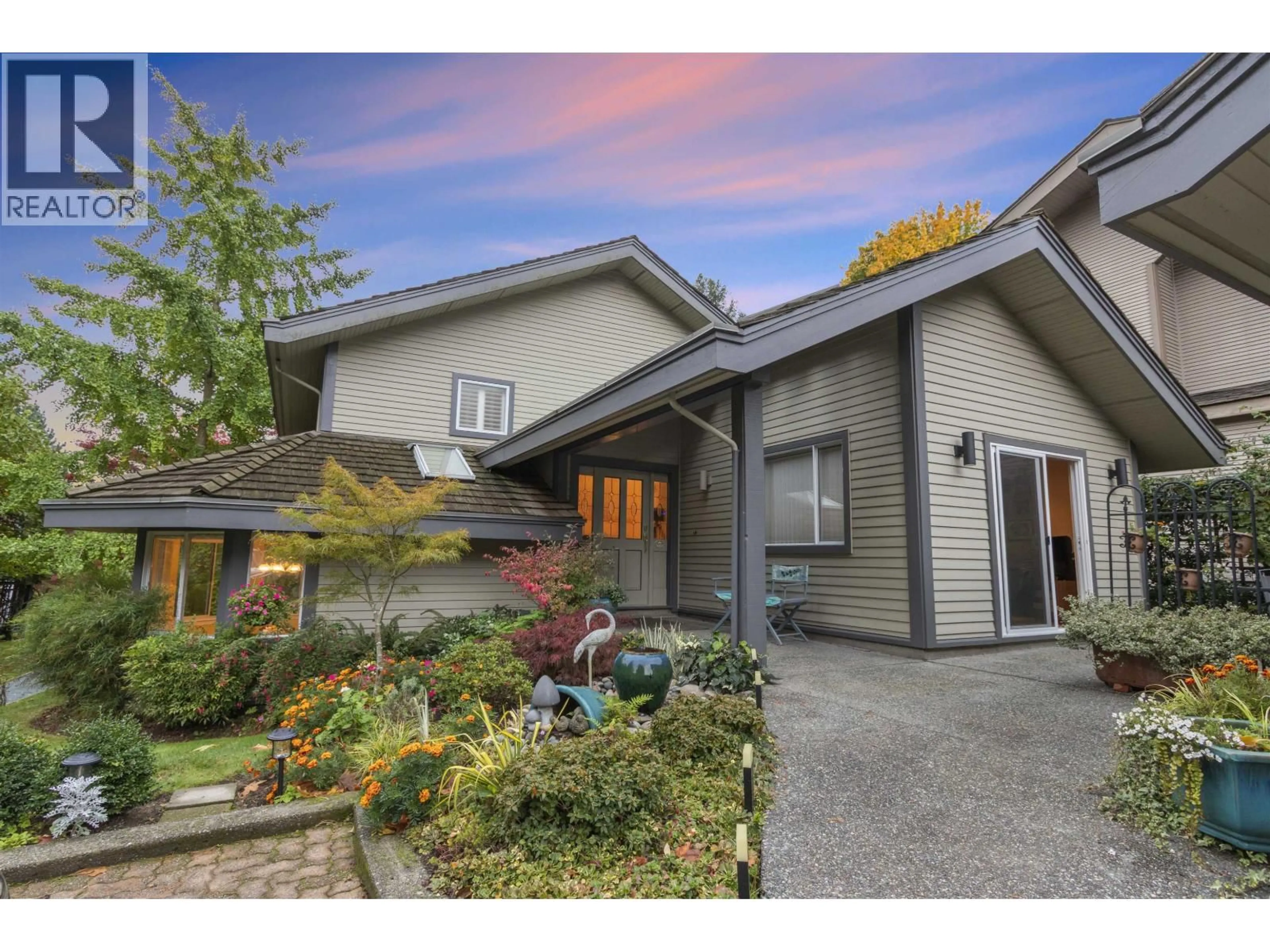 Home with vinyl exterior material, street for 6960 ODLUM COURT, West Vancouver British Columbia V7W3B6