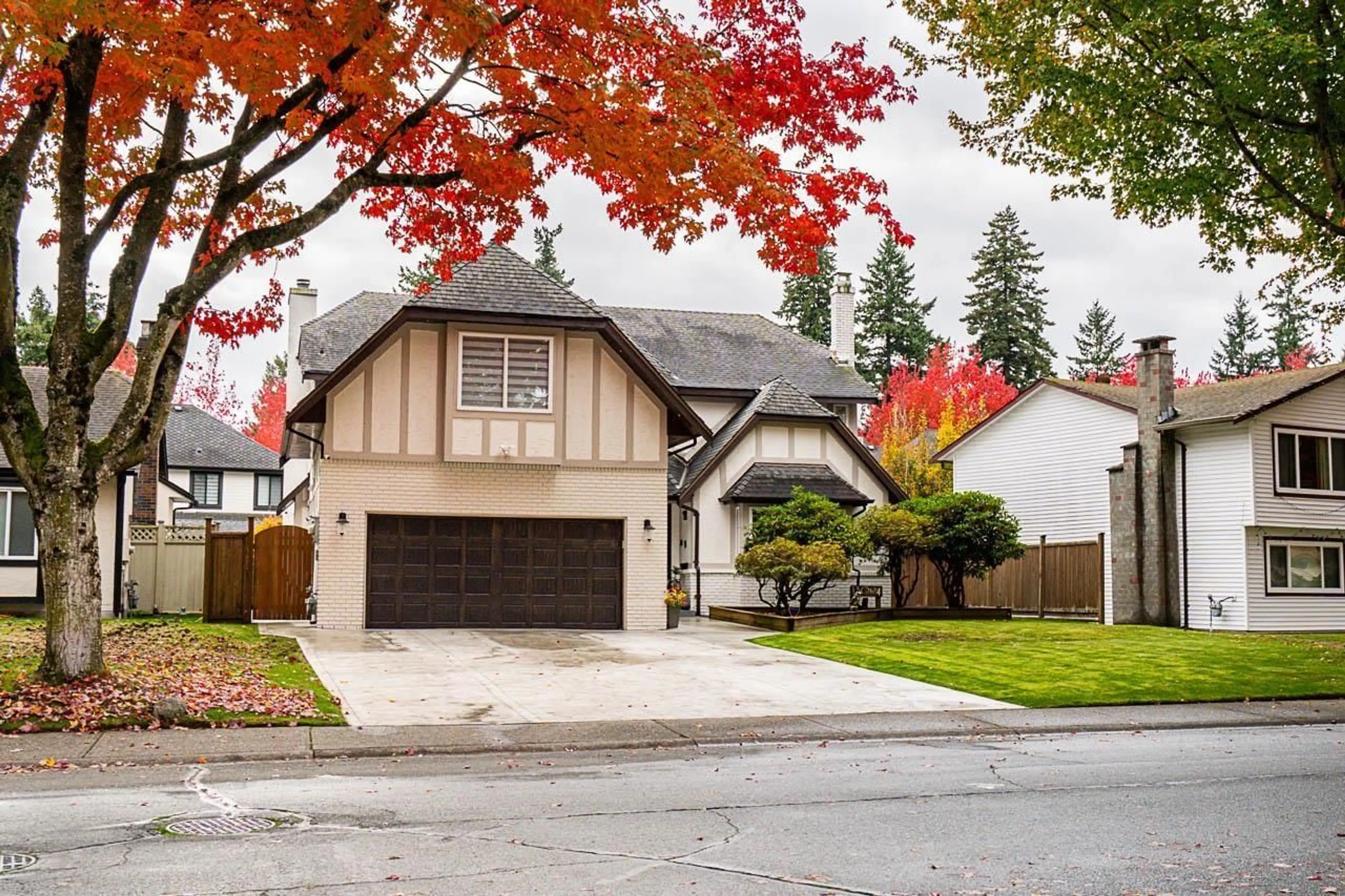 Home with vinyl exterior material, street for 13094 61A, Surrey British Columbia V3X2G8