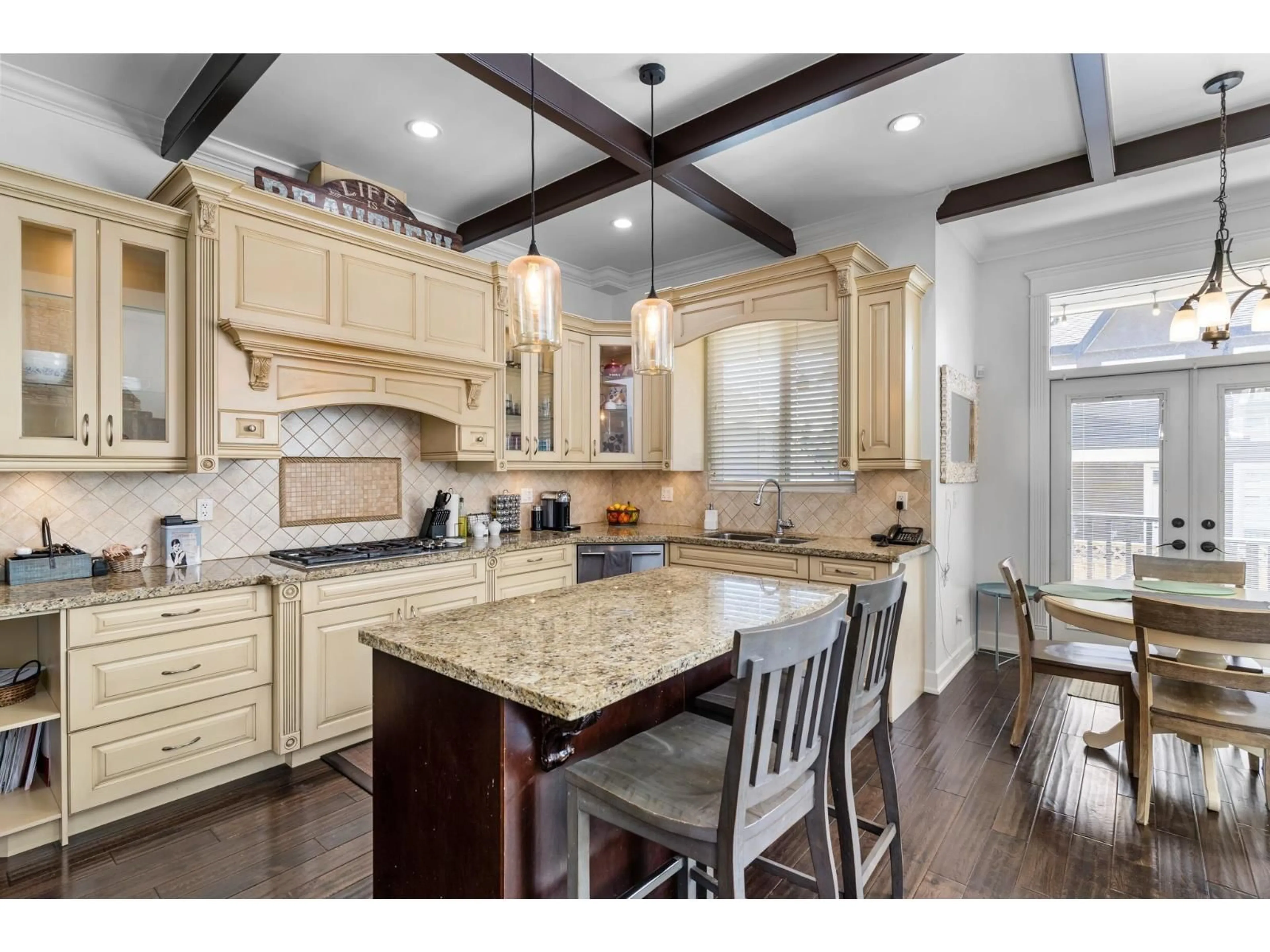 Open concept kitchen, unknown for 18876 53B, Surrey British Columbia V3S2K2