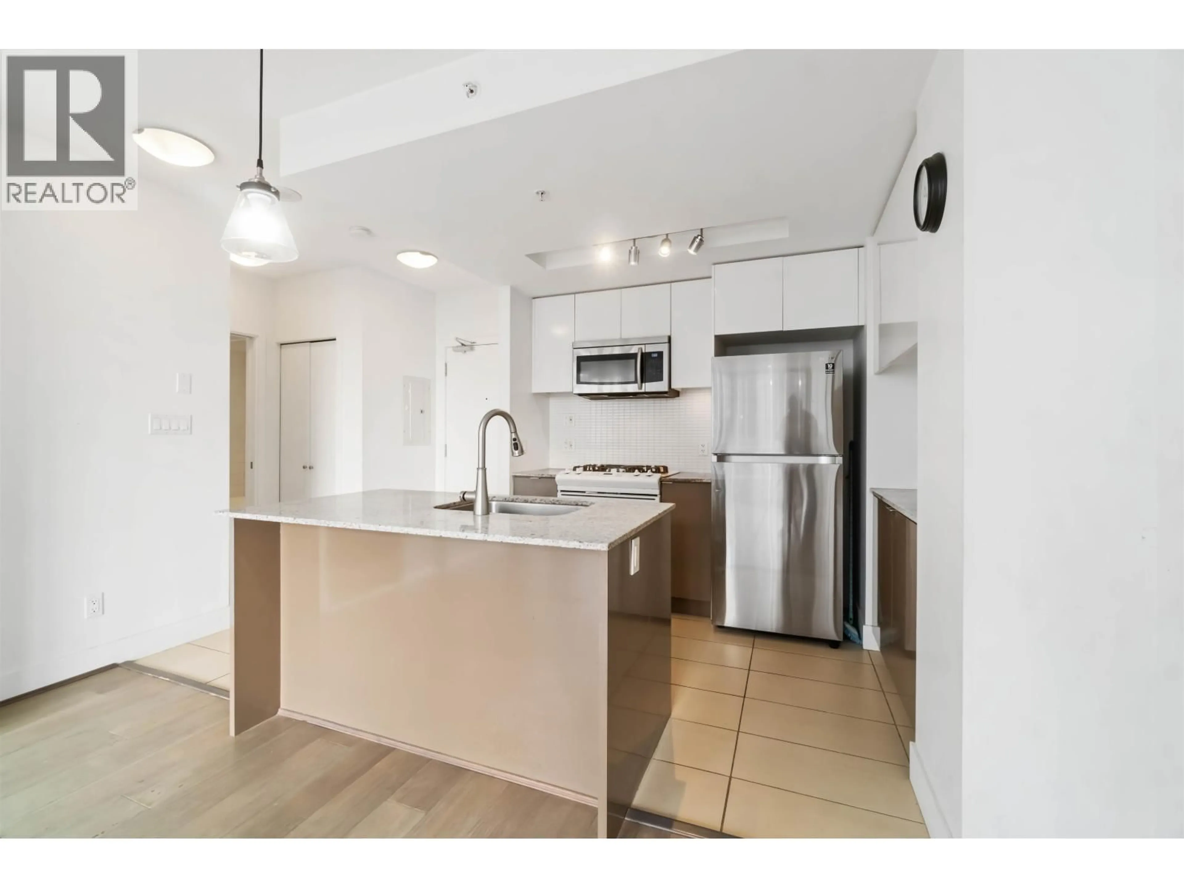 Standard kitchen, unknown for 3107 - 4808 HAZEL STREET, Burnaby British Columbia V5H0A2