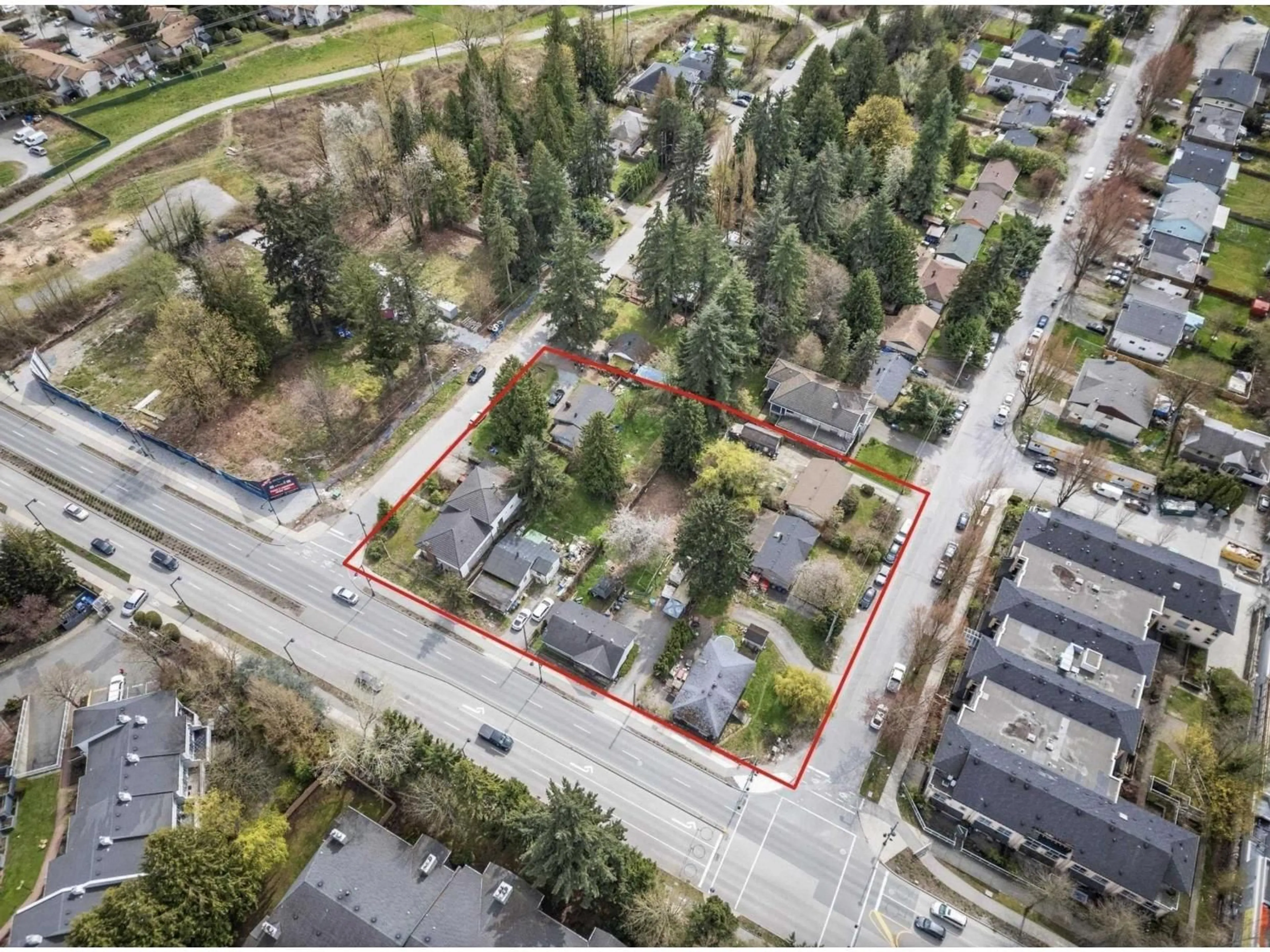 A pic from outside/outdoor area/front of a property/back of a property/a pic from drone, street for 9990 138, Surrey British Columbia V3T4K2