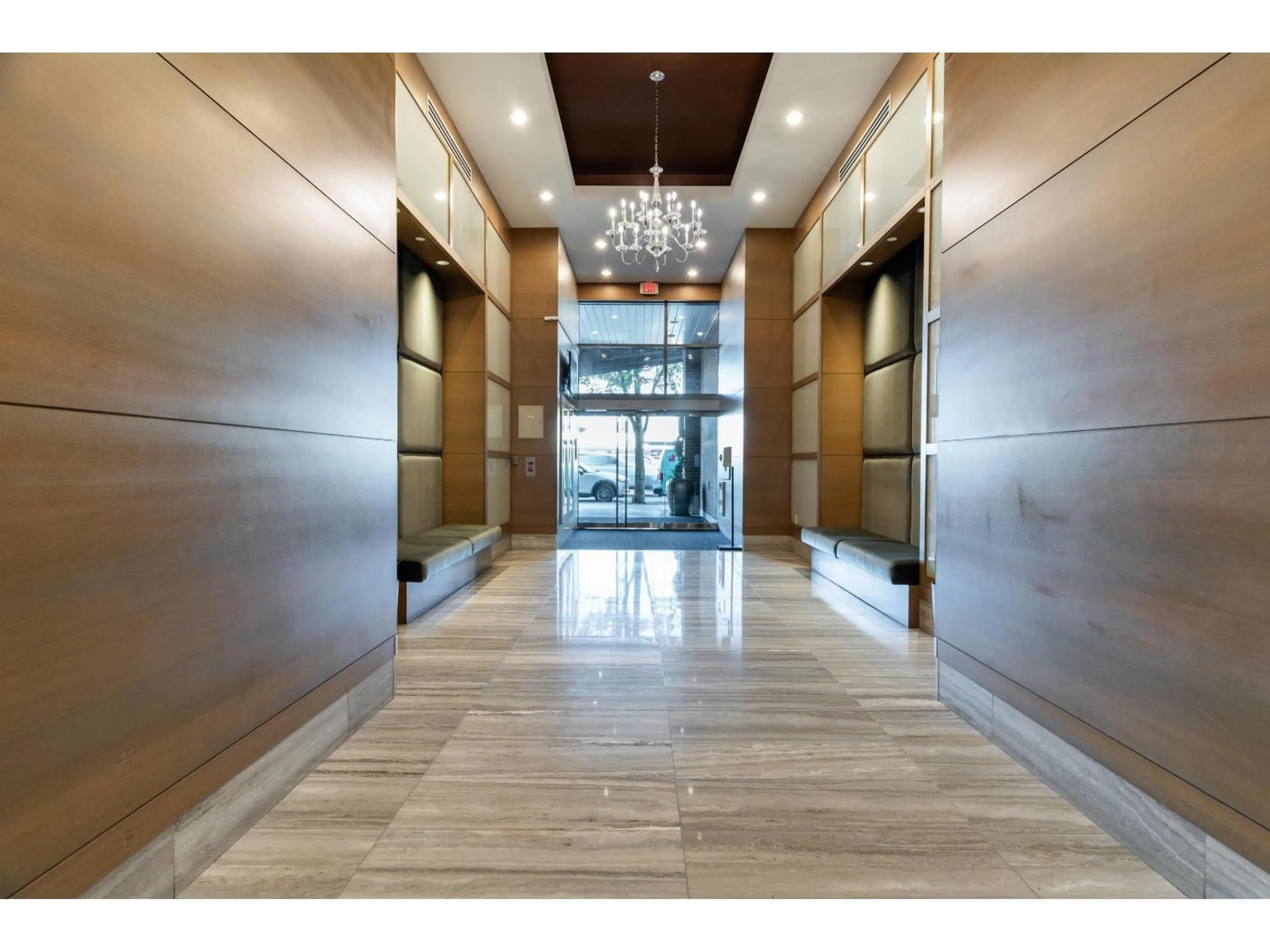 Indoor foyer for 1301 - 1473 JOHNSTON SOUTH, White Rock British Columbia V4B0A2