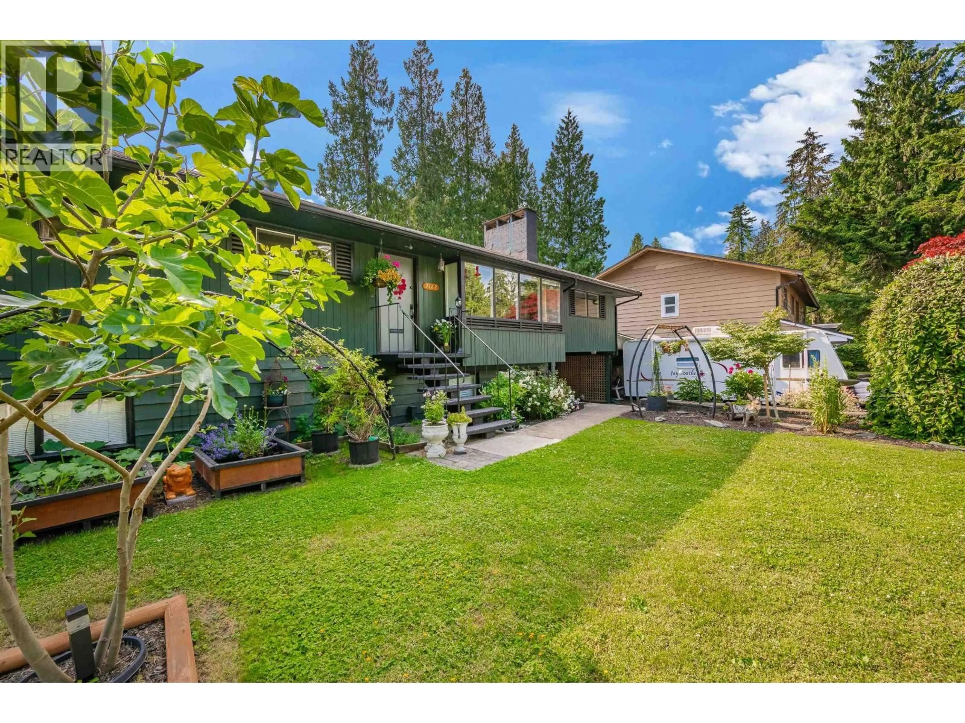A pic from outside/outdoor area/front of a property/back of a property/a pic from drone, street for 3163 TENNYSON CRESCENT, North Vancouver British Columbia V7K2A9