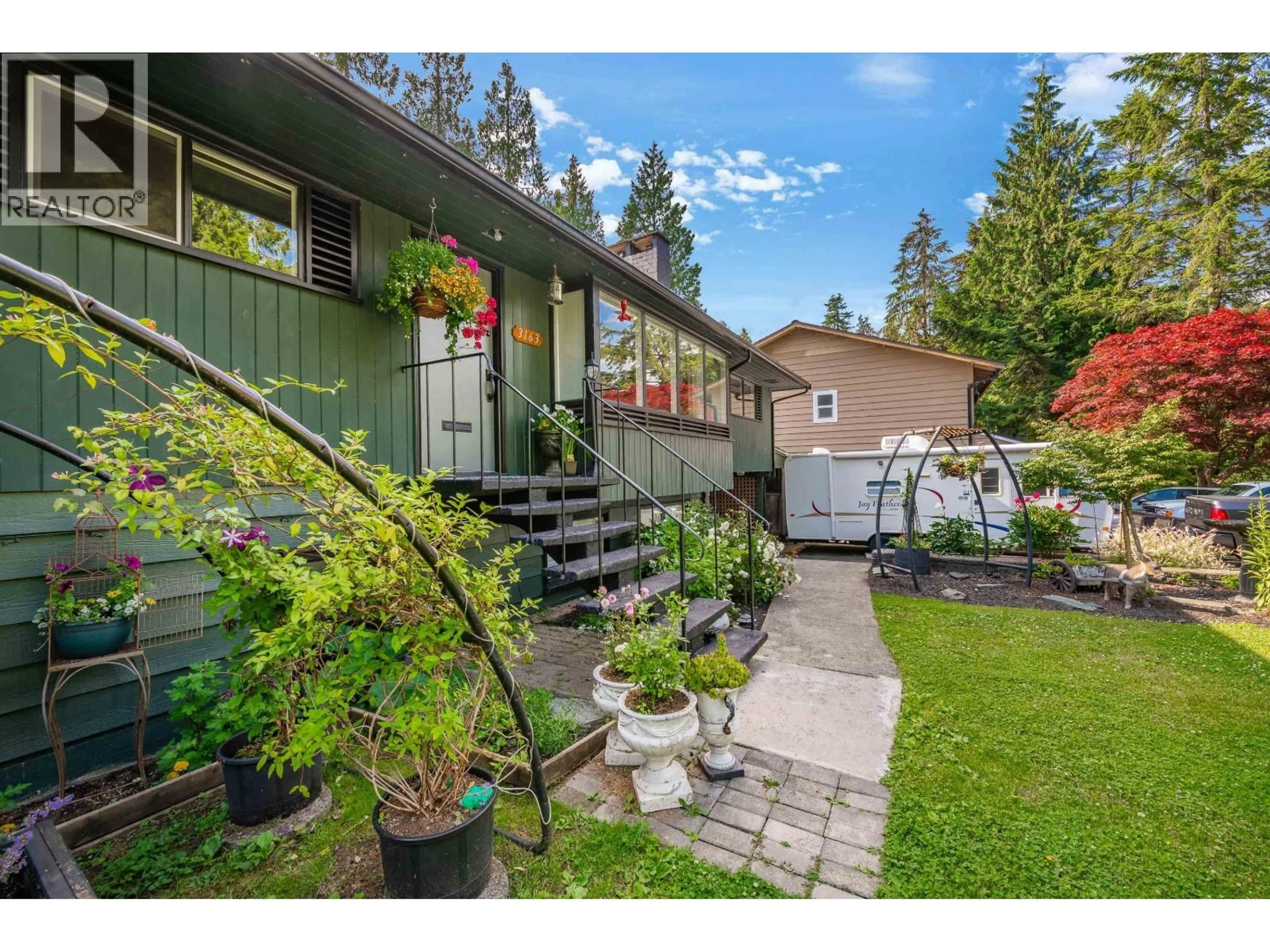 Patio, unknown for 3163 TENNYSON CRESCENT, North Vancouver British Columbia V7K2A9