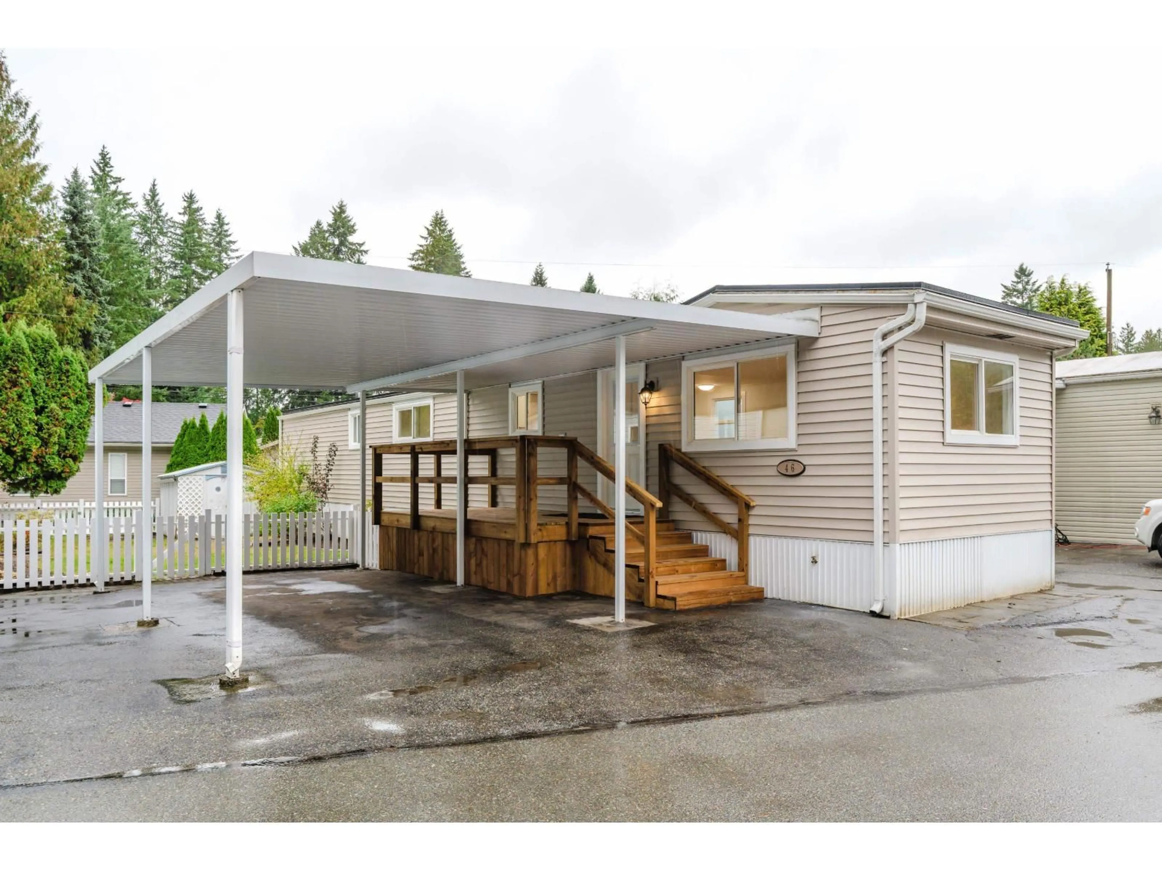 Home with vinyl exterior material, street for 46 - 9080 198, Langley British Columbia V1M3A8