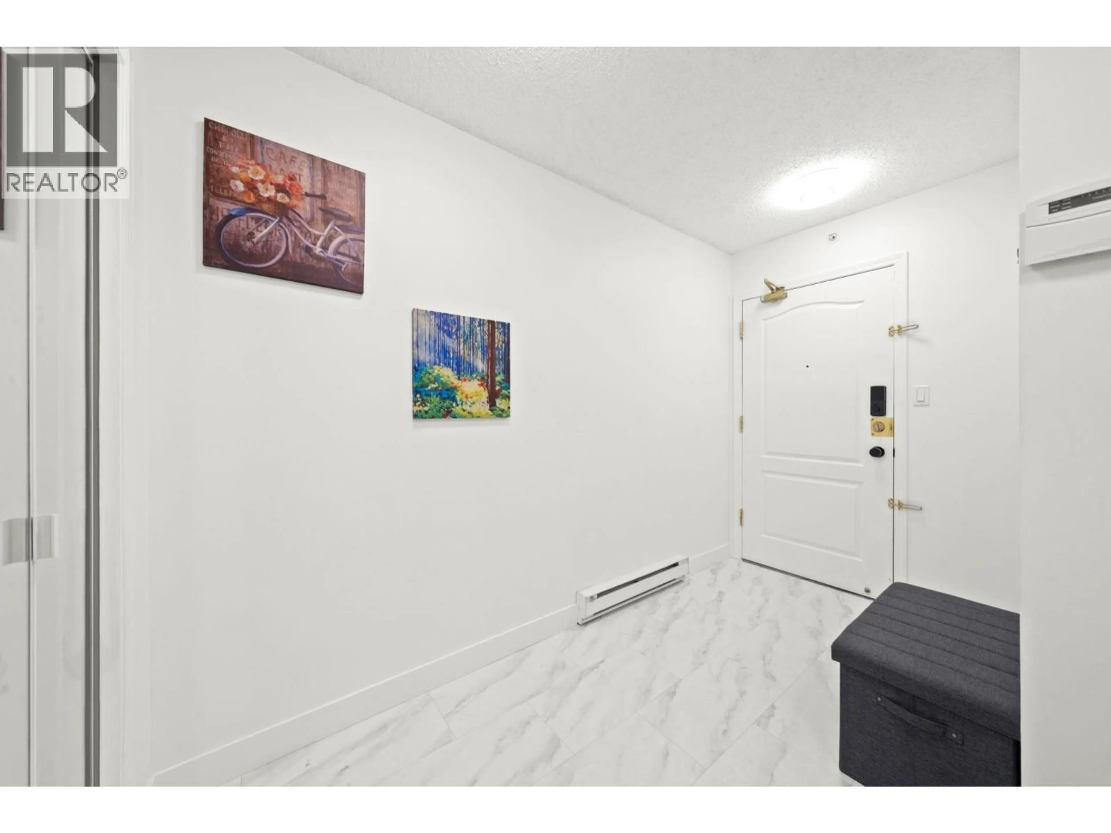 Indoor entryway for 1002 - 1190 PIPELINE ROAD, Coquitlam British Columbia V3B7T9