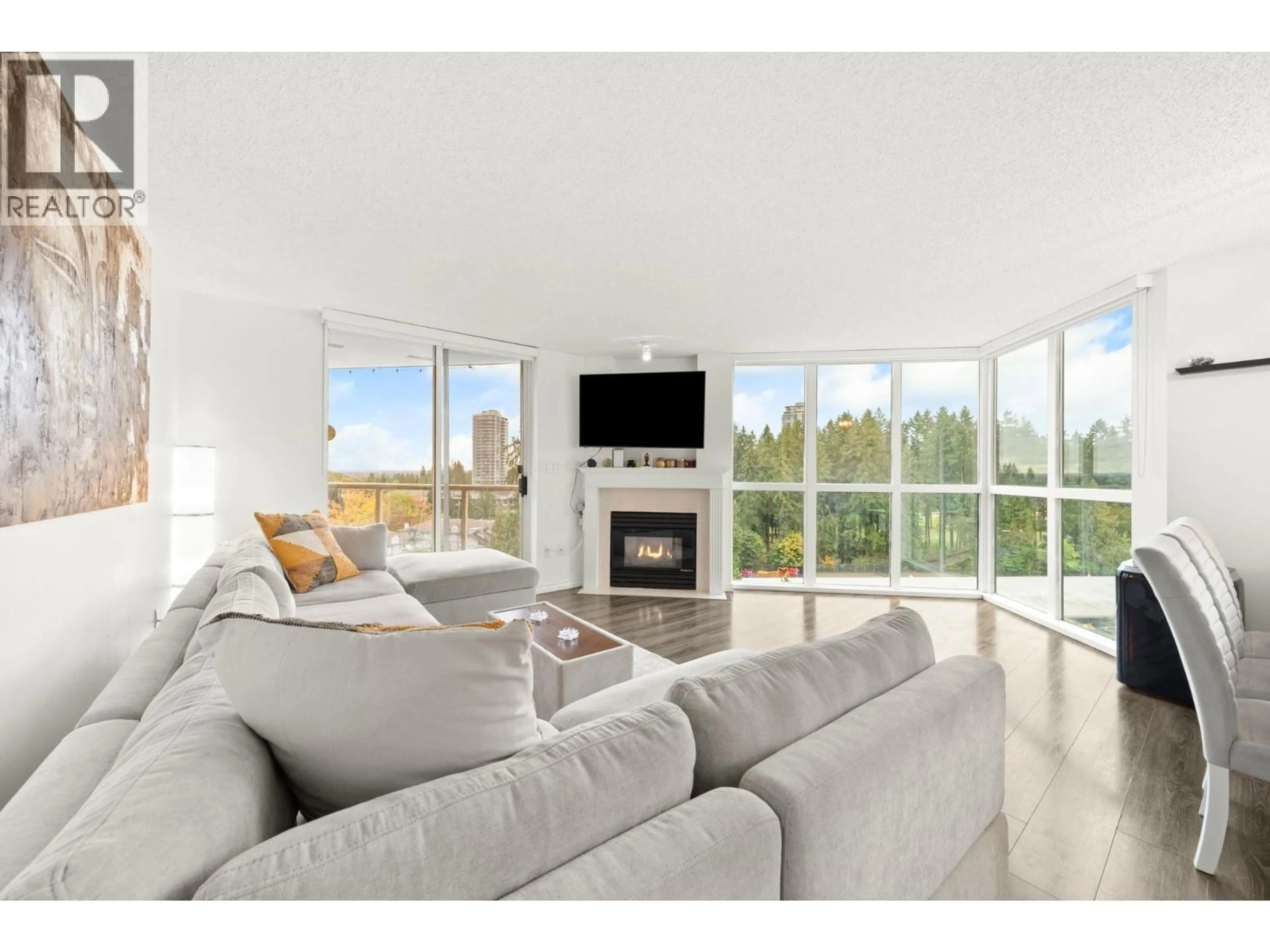 Living room with furniture, unknown for 1002 - 1190 PIPELINE ROAD, Coquitlam British Columbia V3B7T9