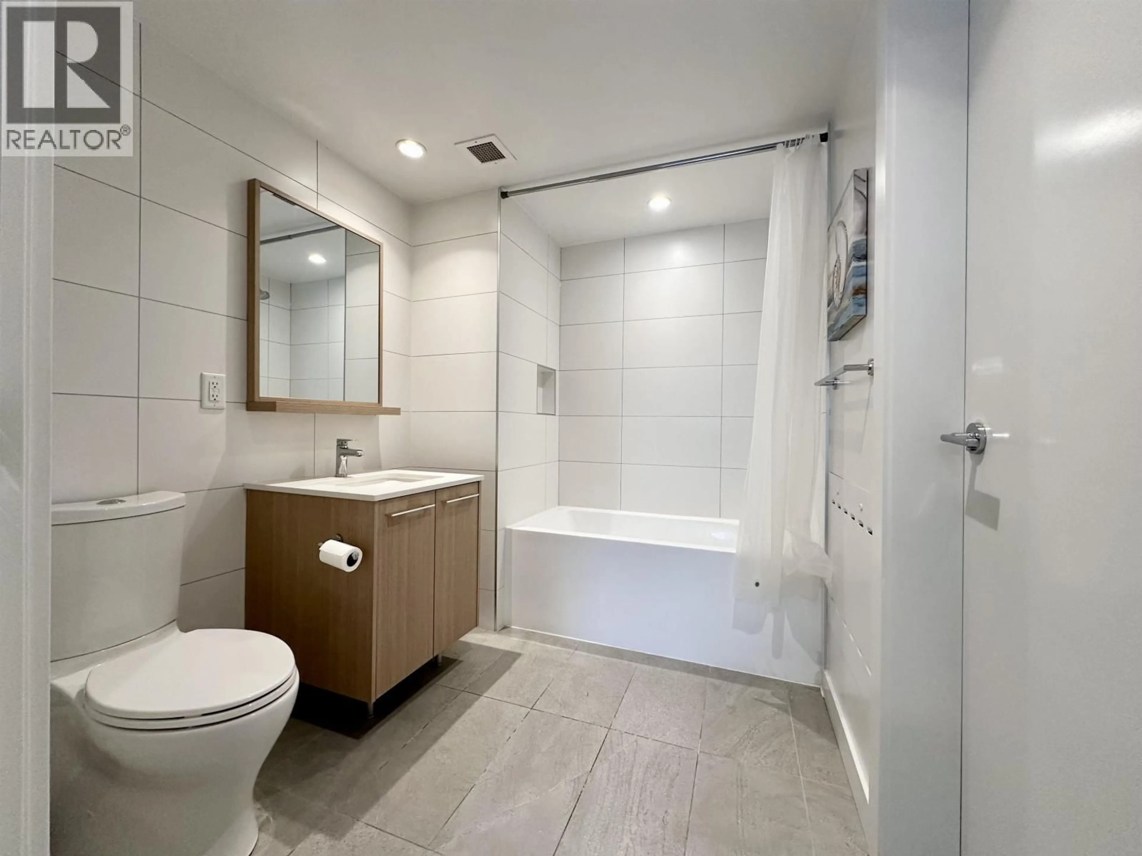 Standard bathroom, ceramic/tile floor for 411 - 9888 UNIVERSITY CRESCENT, Burnaby British Columbia V5A0G4