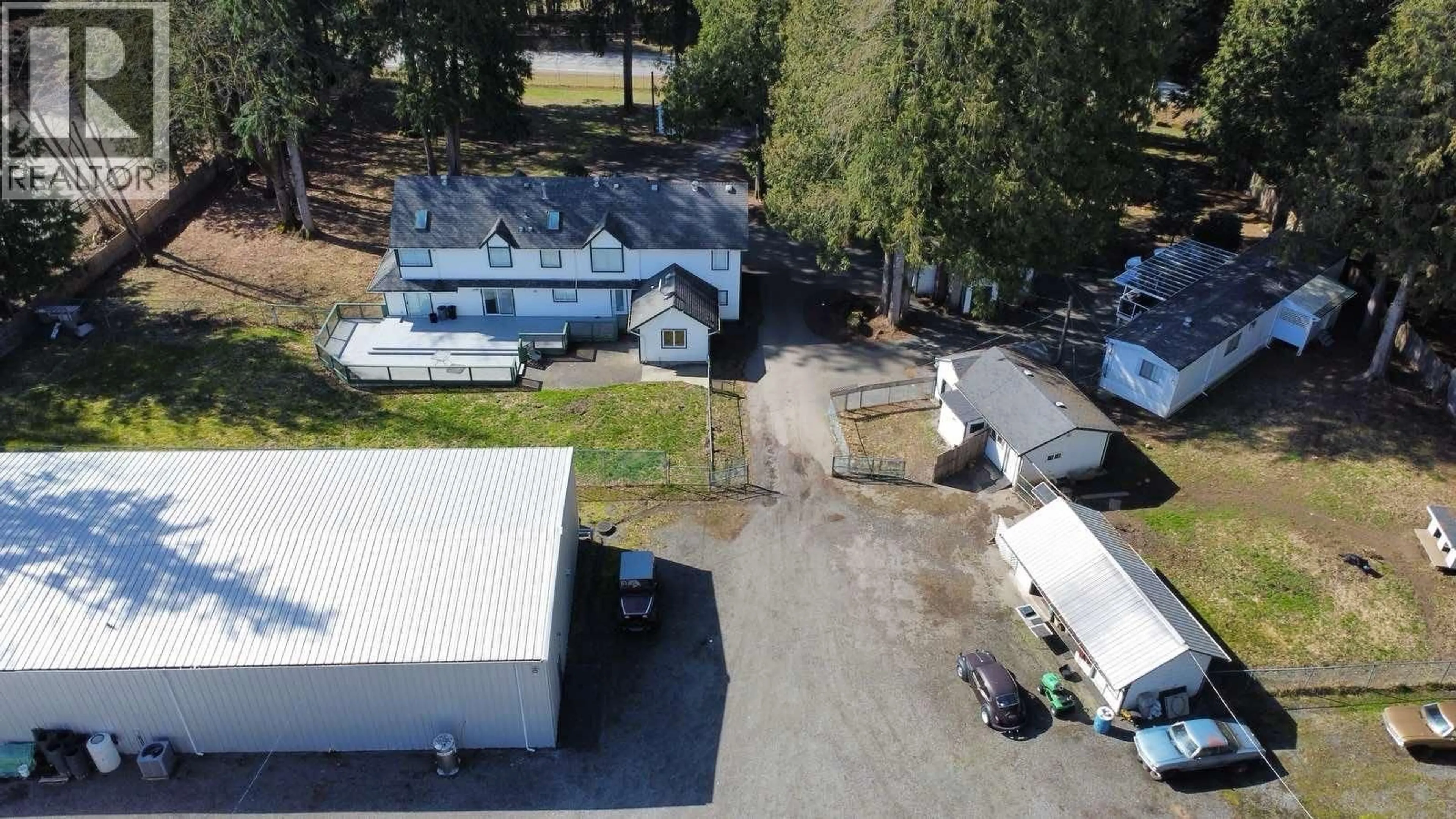 A pic from outside/outdoor area/front of a property/back of a property/a pic from drone, unknown for 11276 272 STREET, Maple Ridge British Columbia V2W1Y6