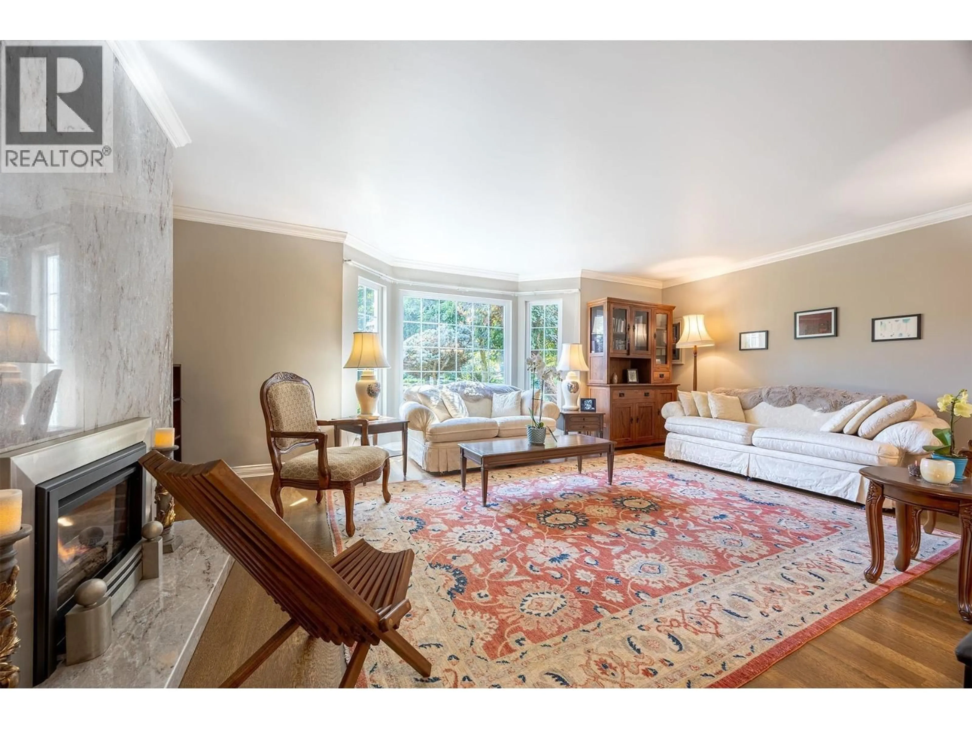 Living room with furniture, unknown for 539 NEWCROFT PLACE, West Vancouver British Columbia V7T1W9