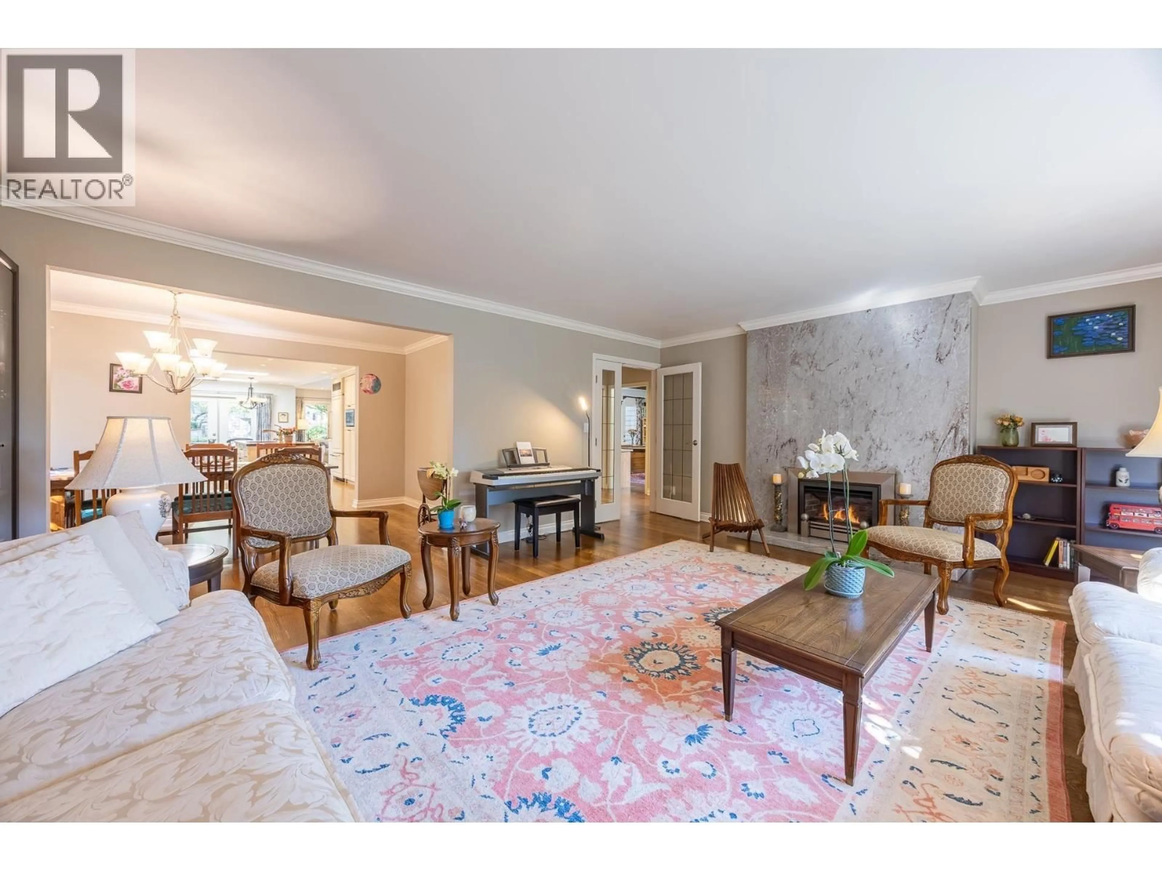 Living room with furniture, unknown for 539 NEWCROFT PLACE, West Vancouver British Columbia V7T1W9