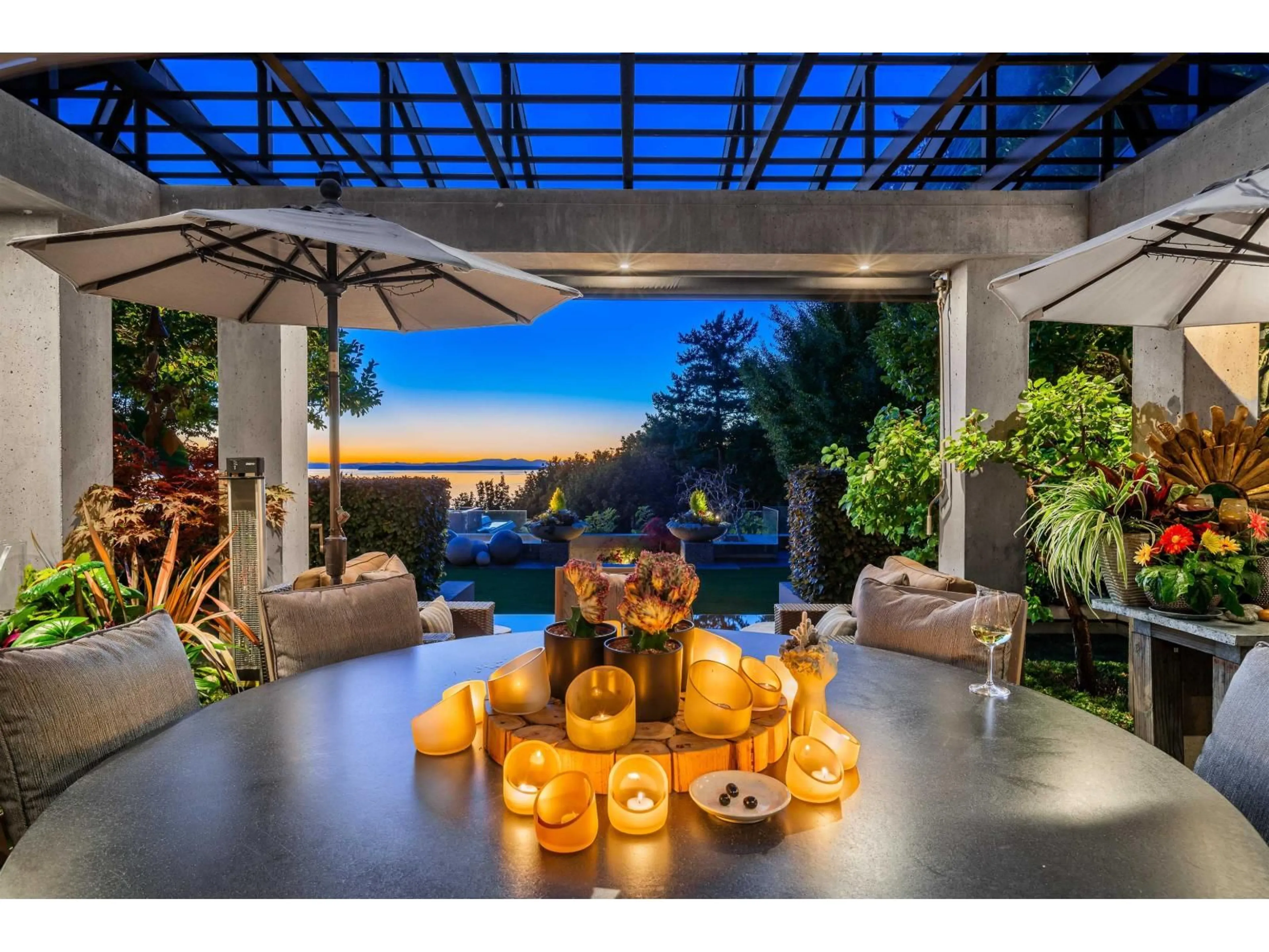 Patio, water/lake/river/ocean view for 14971 PROSPECT, White Rock British Columbia V4B2B3