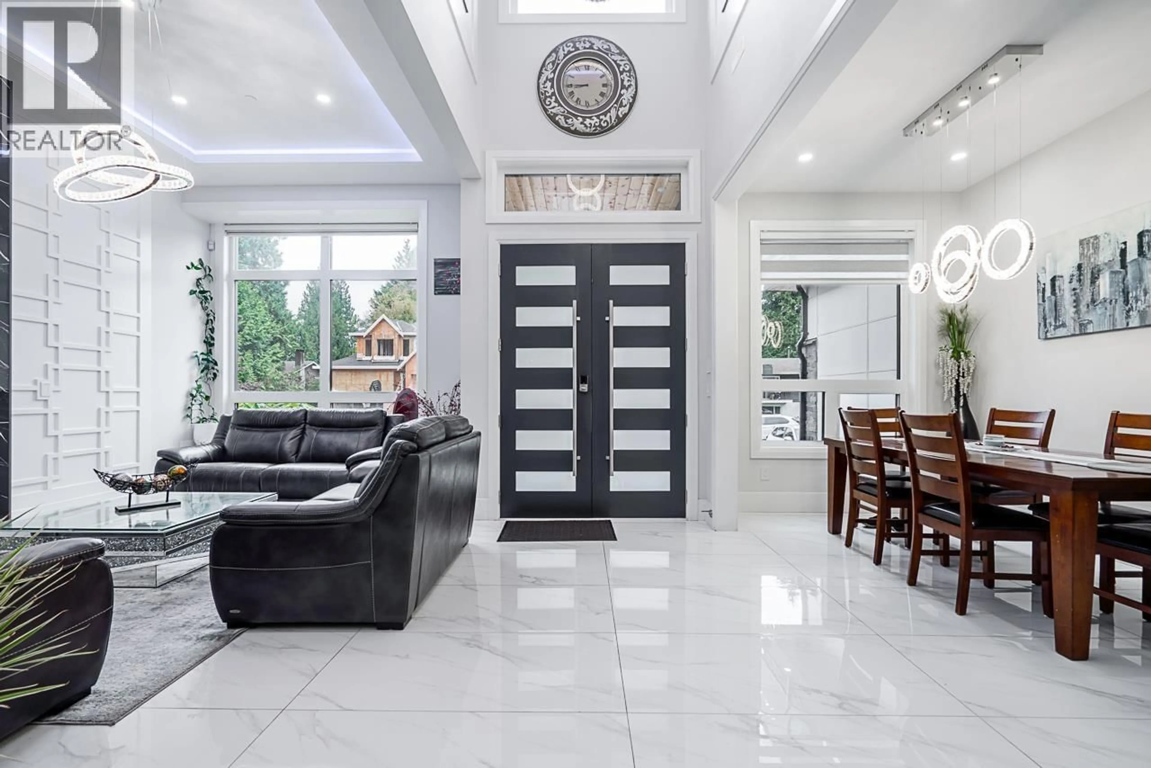 Indoor foyer for 2938 CUMBERLAND STREET, Port Coquitlam British Columbia V3B3V4