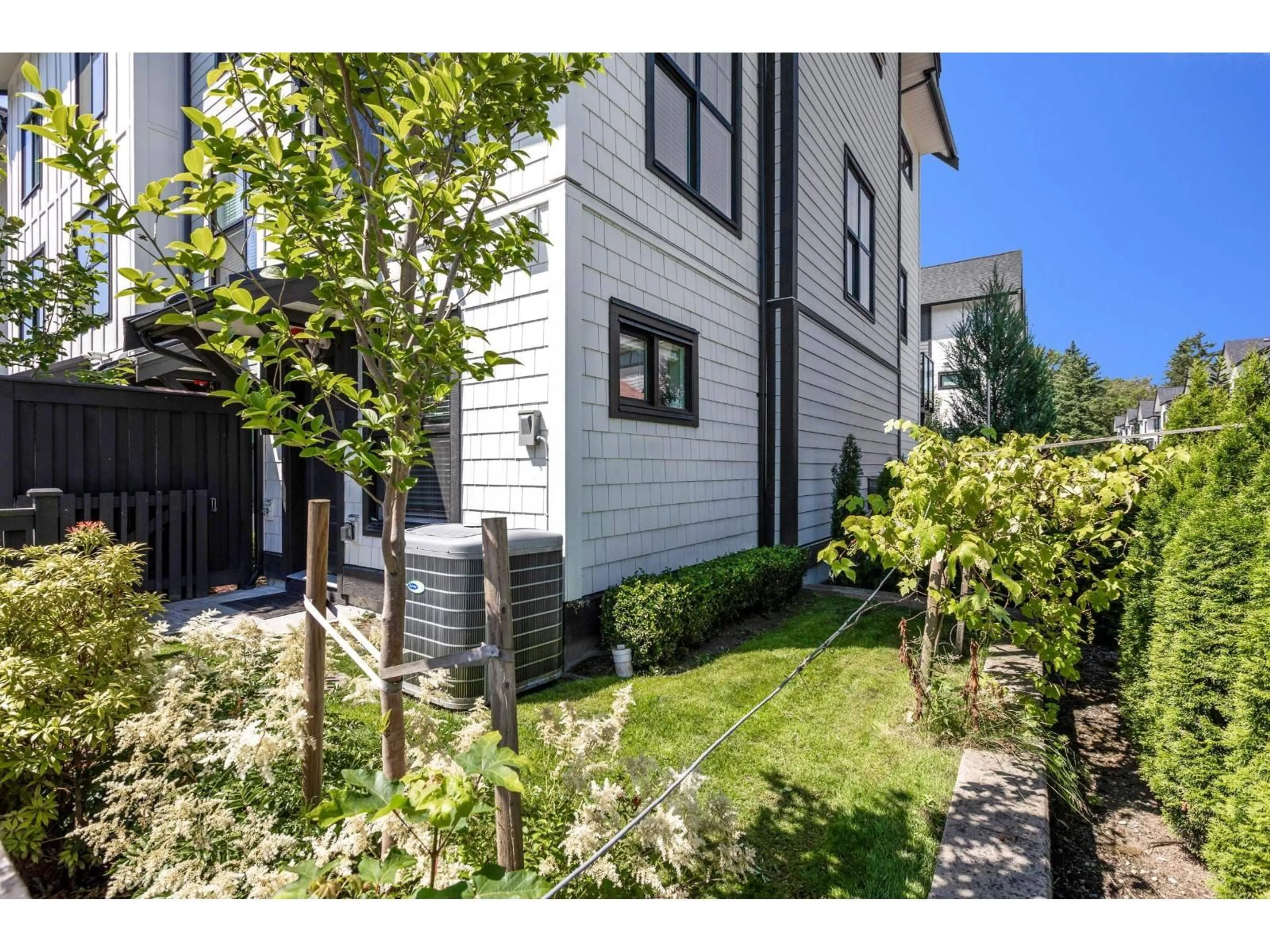 Unknown for 6 - 7967 197, Langley British Columbia V2Y3P1