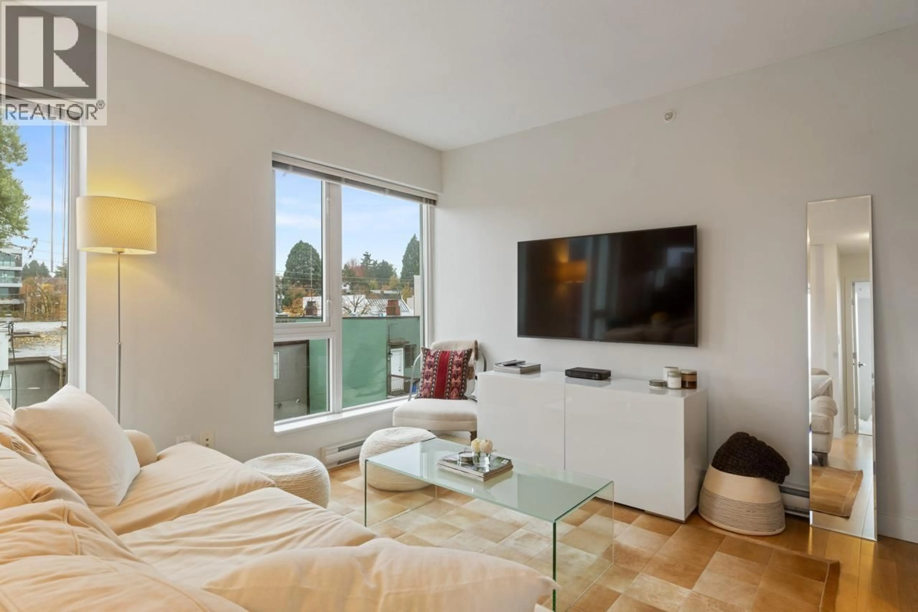 Living room with furniture, unknown for 507 - 1808 3RD AVENUE, Vancouver British Columbia V6J0C4