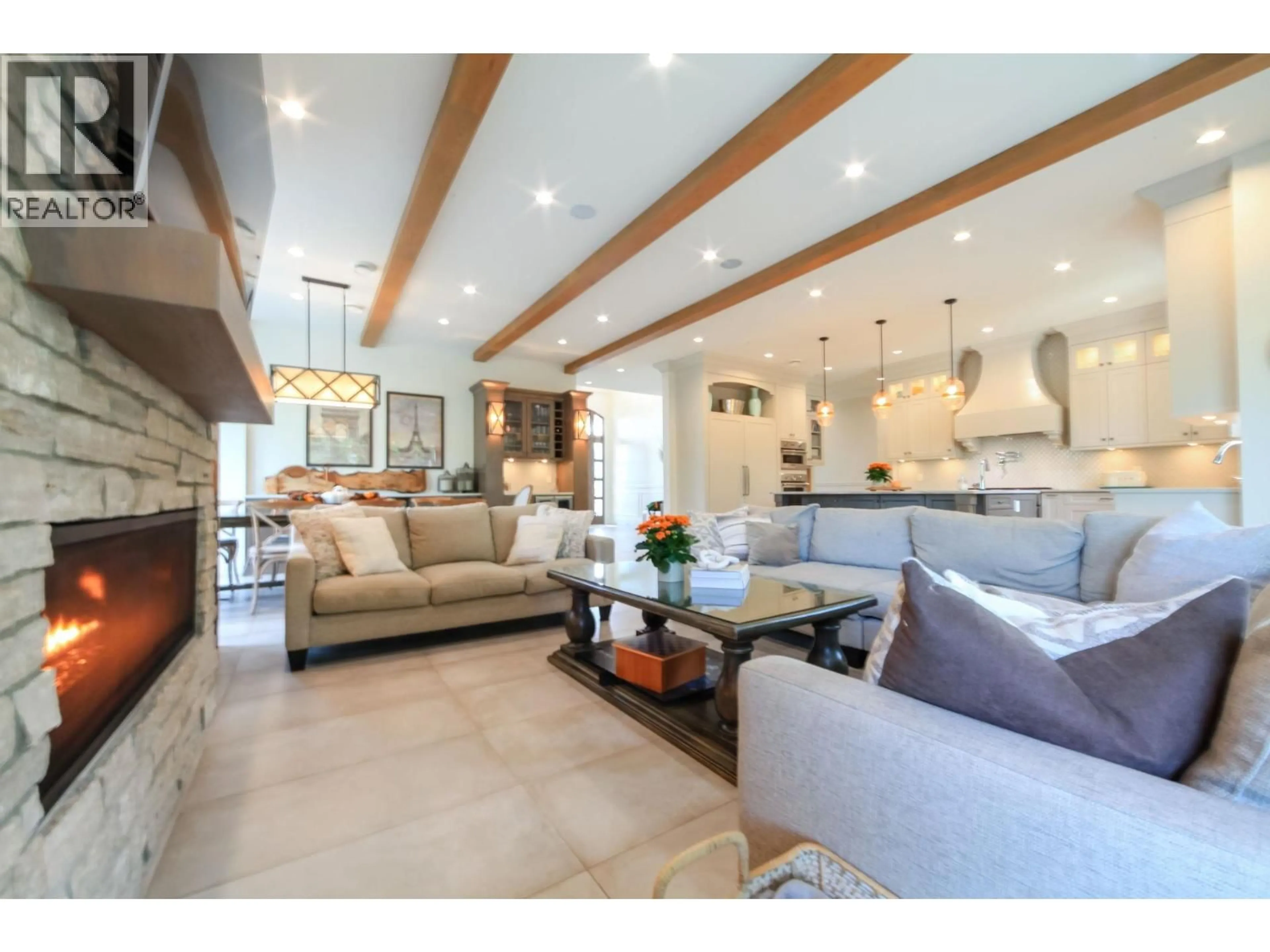 Living room with furniture, unknown for 7863 WALMSLEY COURT, Burnaby British Columbia V5E3X3