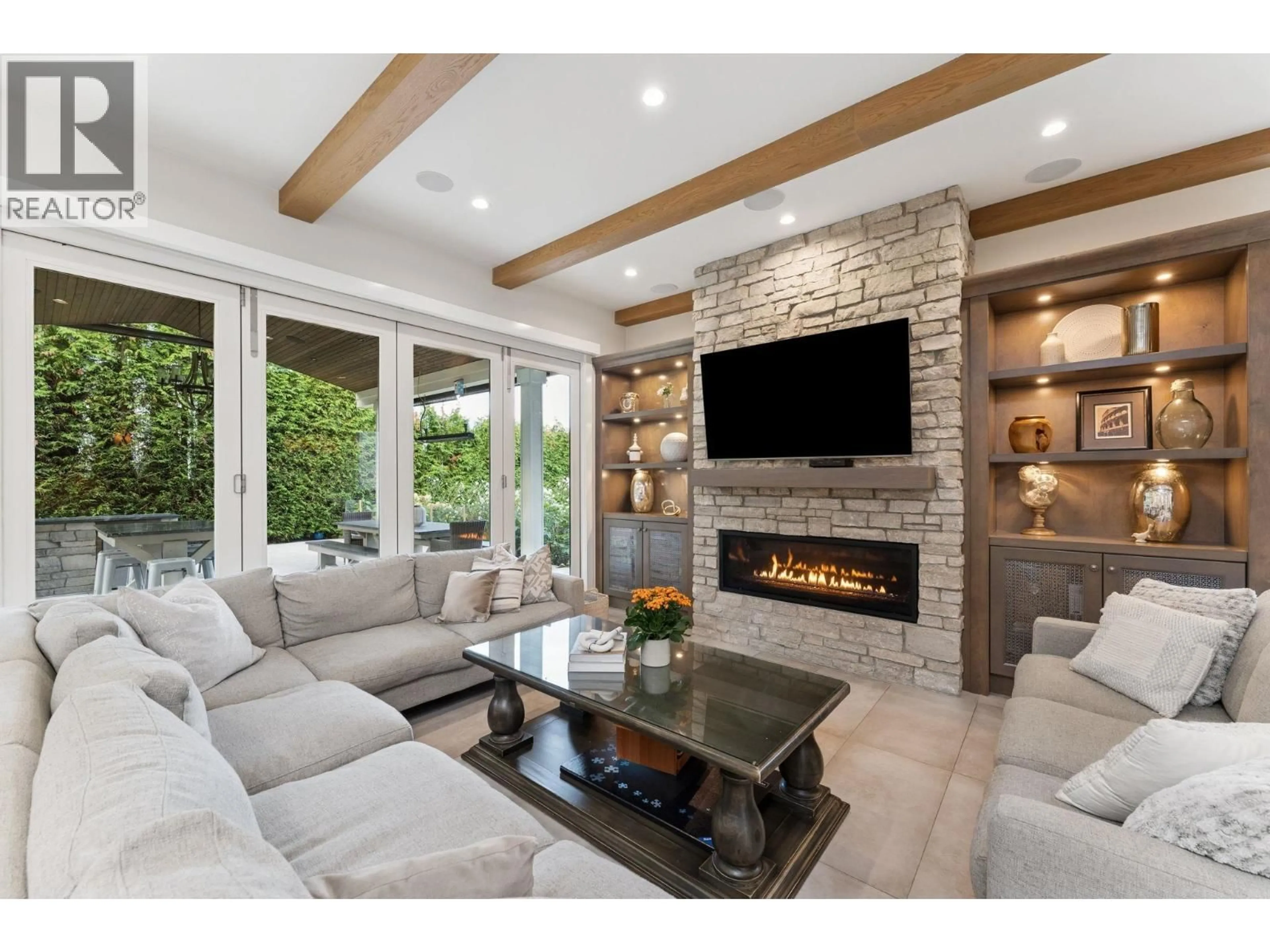 Living room with furniture, unknown for 7863 WALMSLEY COURT, Burnaby British Columbia V5E3X3