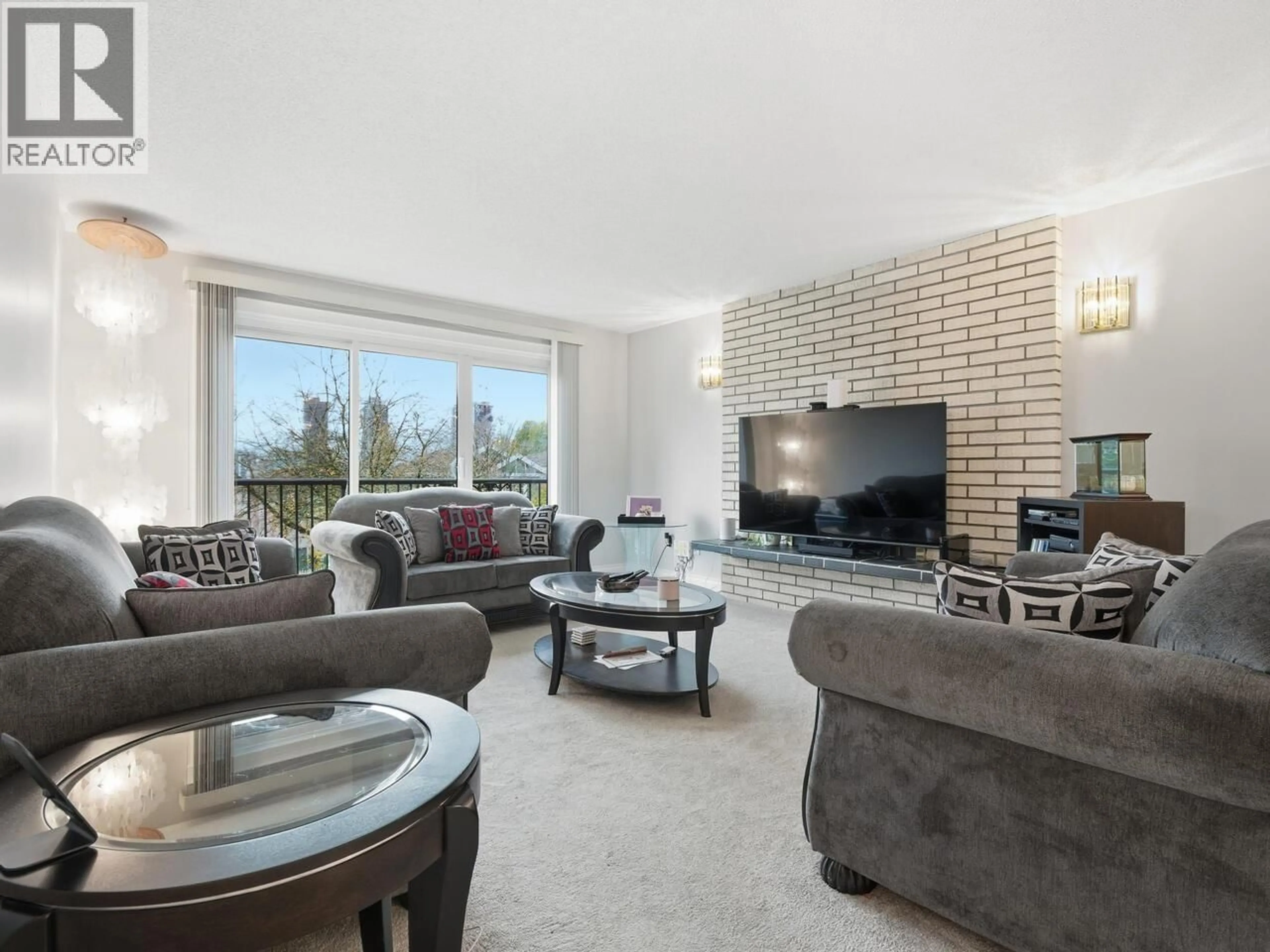 Living room with furniture, unknown for 4767 UNION STREET, Burnaby British Columbia V5C2Y5