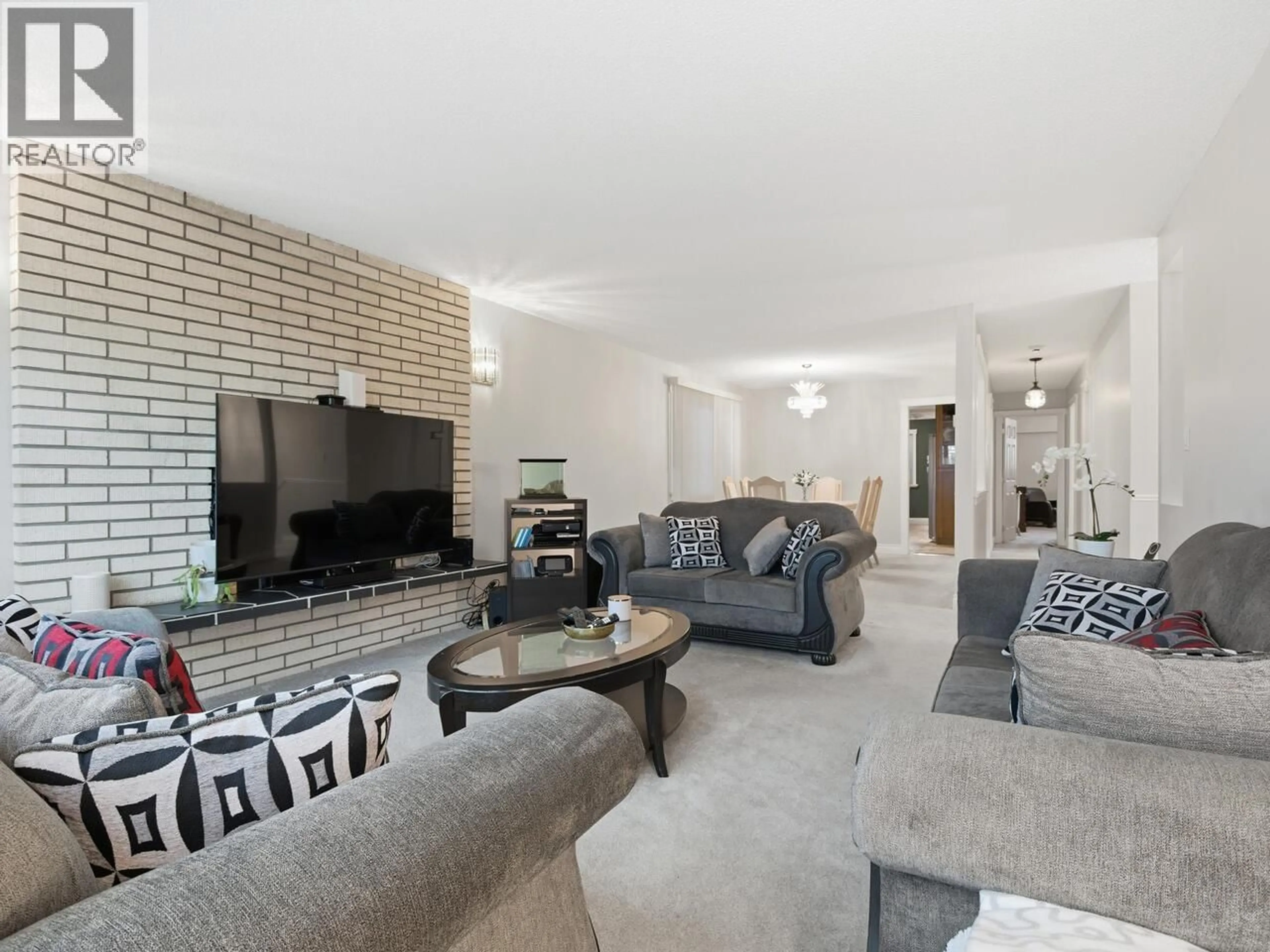 Living room with furniture, unknown for 4767 UNION STREET, Burnaby British Columbia V5C2Y5