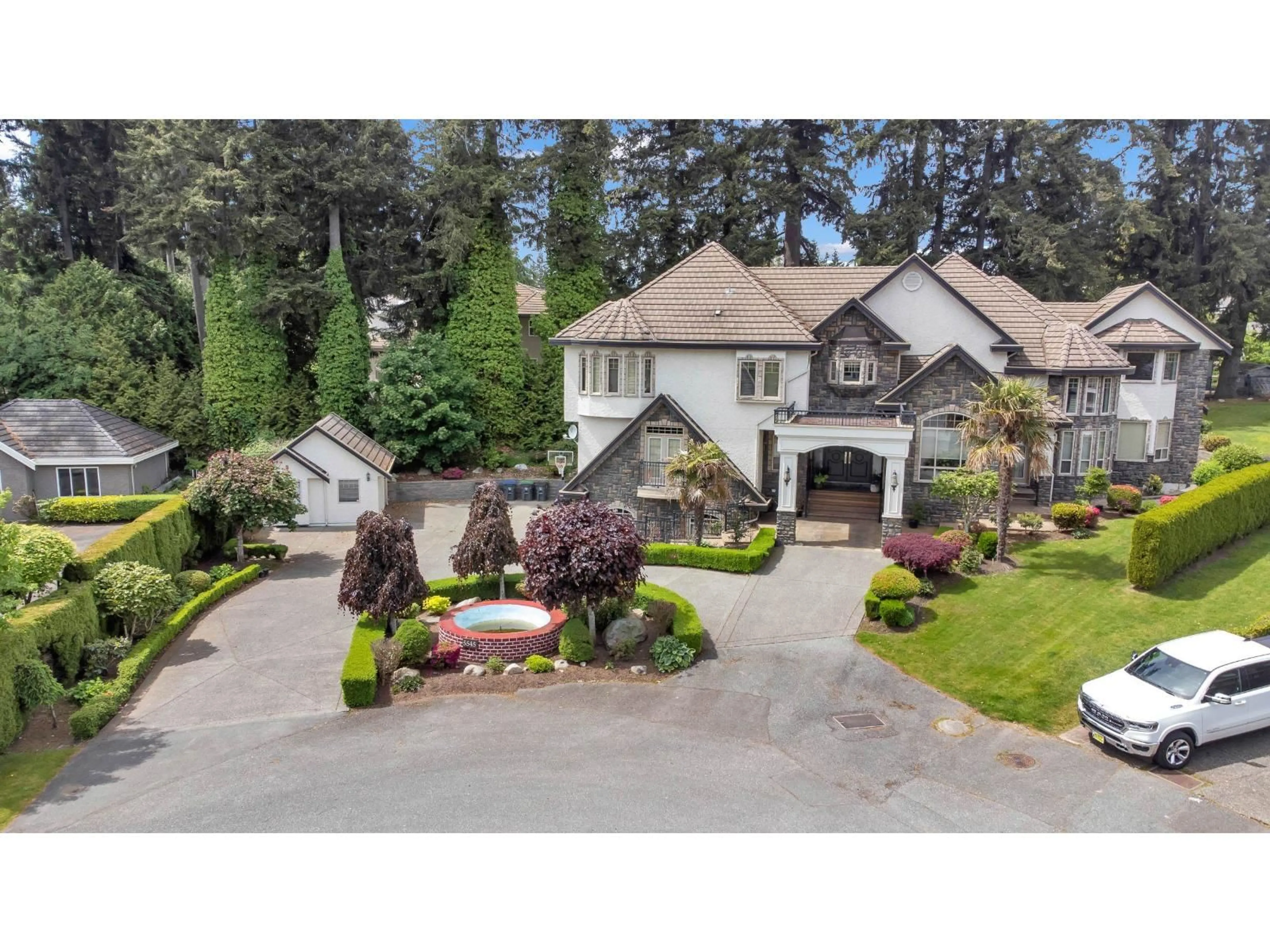 A pic from outside/outdoor area/front of a property/back of a property/a pic from drone, street for 5545 127, Surrey British Columbia V3X3V1