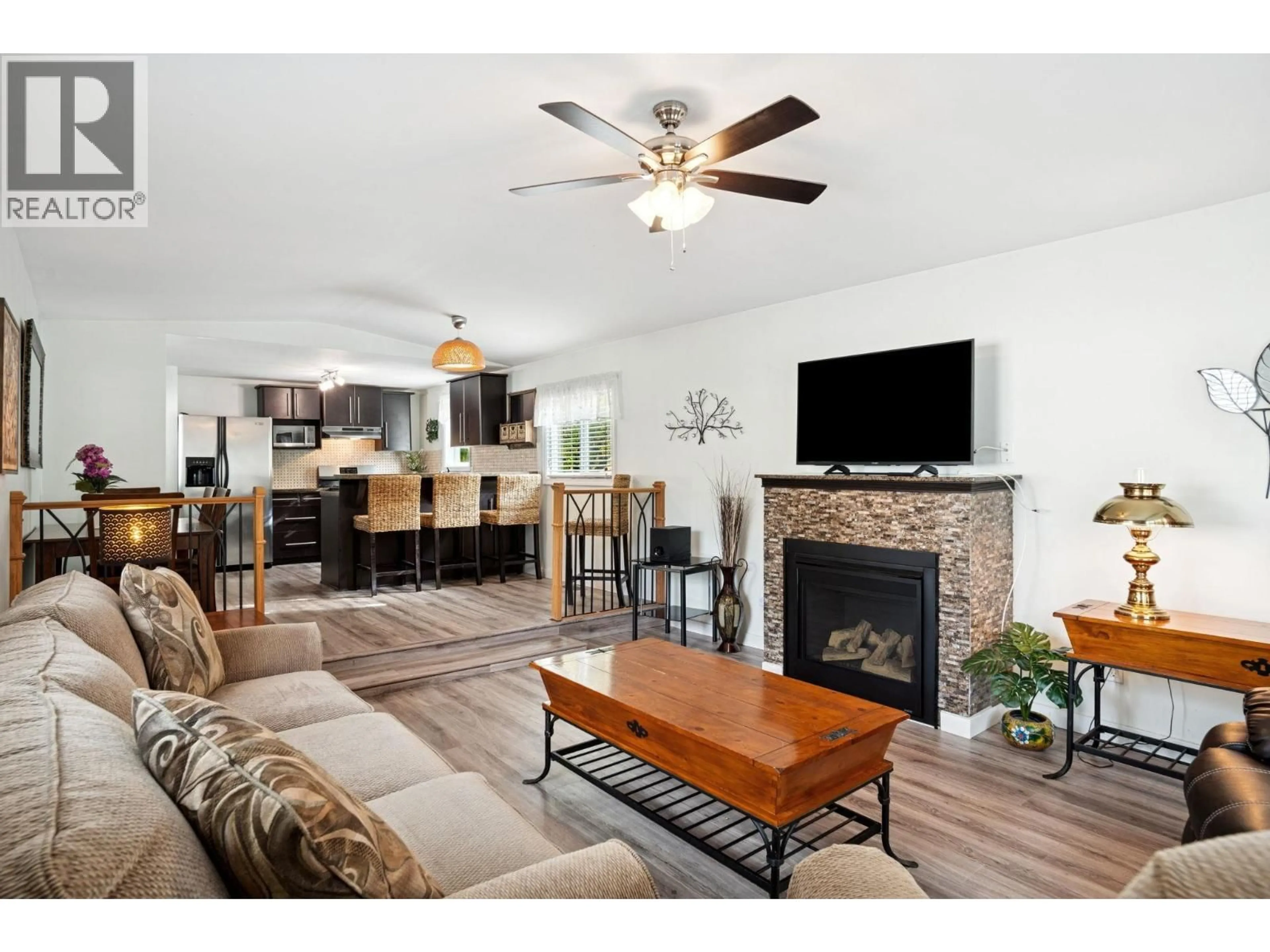 Living room with furniture, unknown for 47 - 145 KING EDWARD STREET, Coquitlam British Columbia V3K6L4