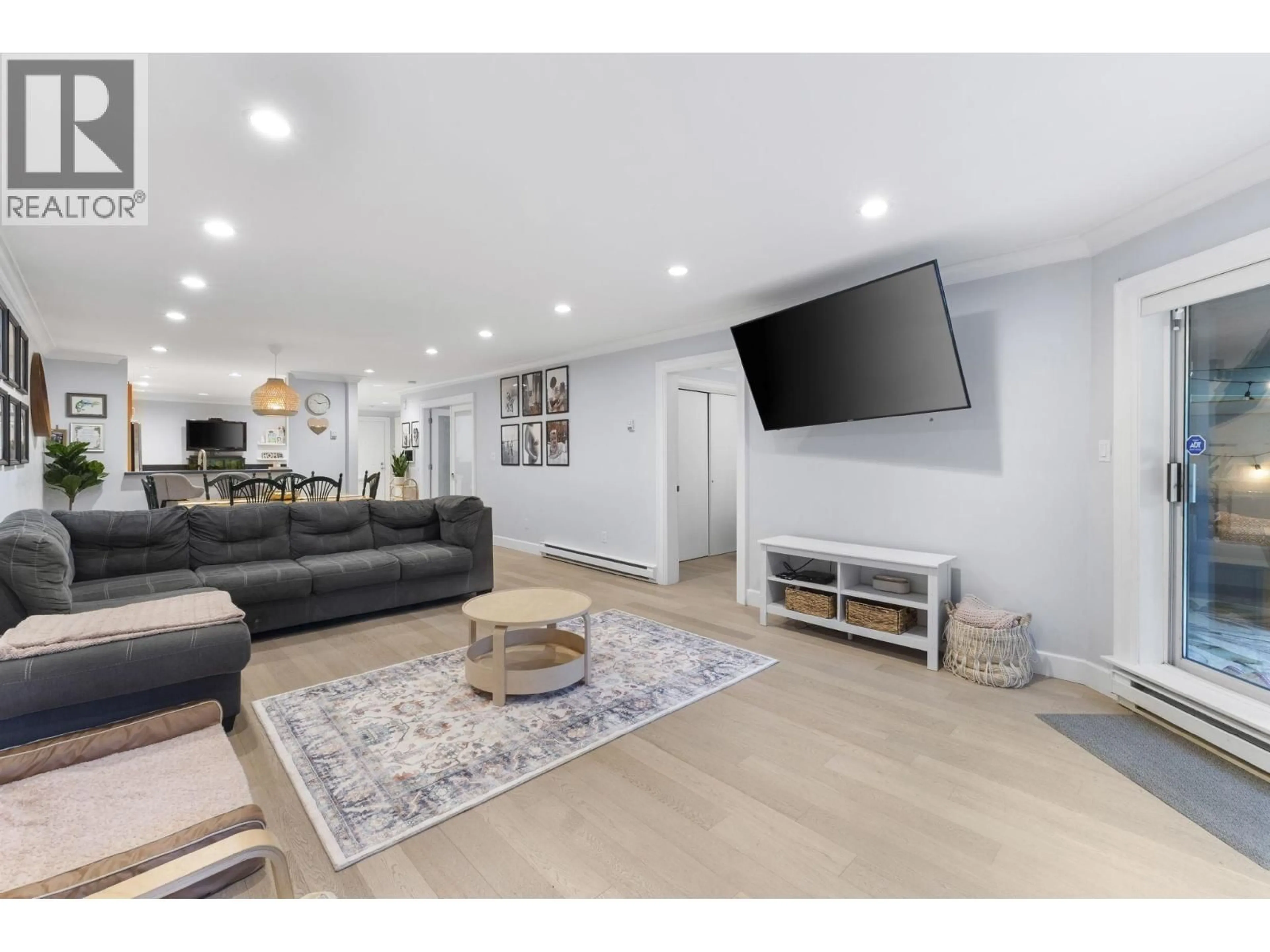 Home theater for 102 - 1500 OSTLER COURT, North Vancouver British Columbia V7G2S2