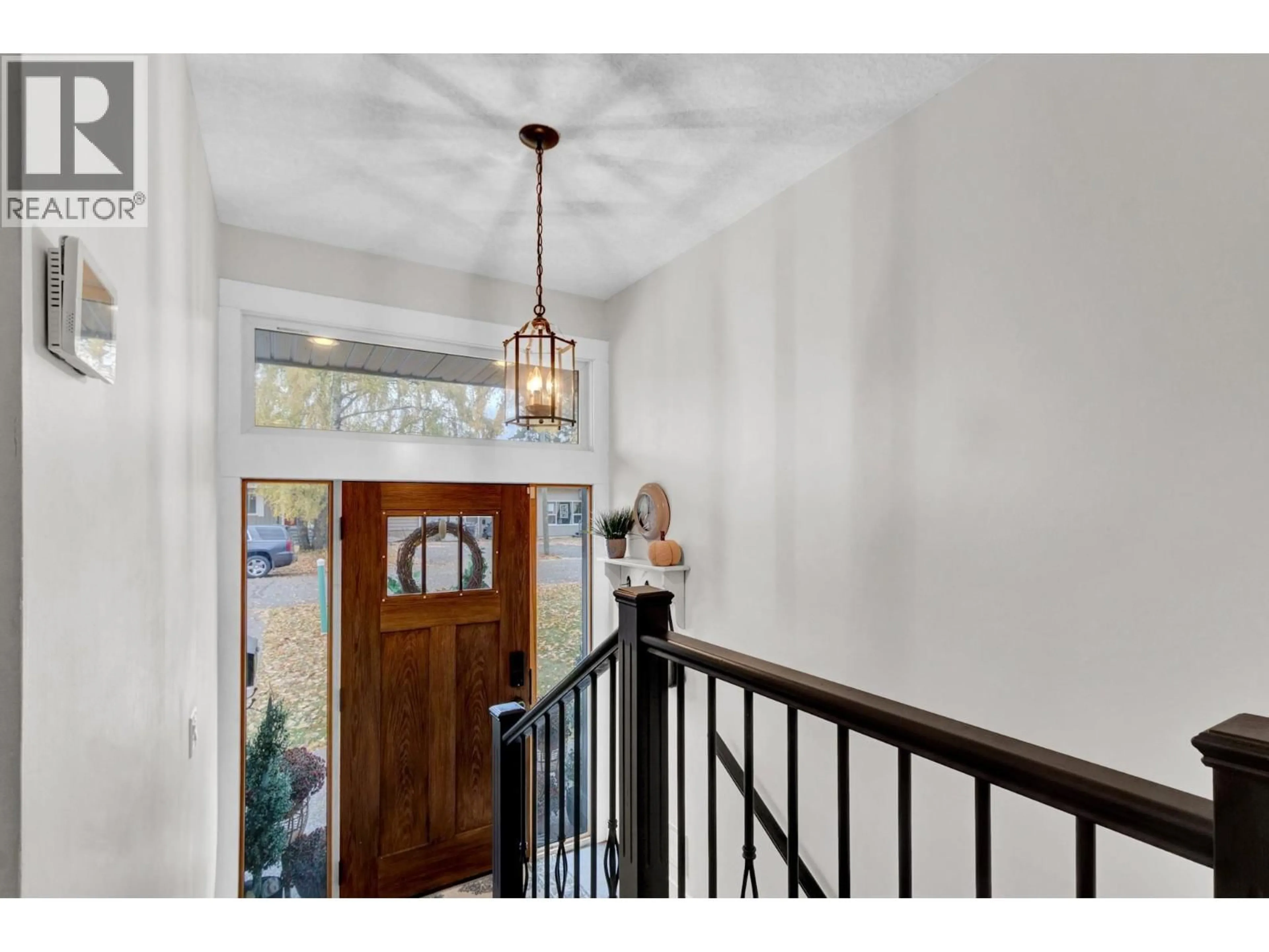 Indoor entryway for 2620 1ST AVENUE, Prince George British Columbia V2M1B7