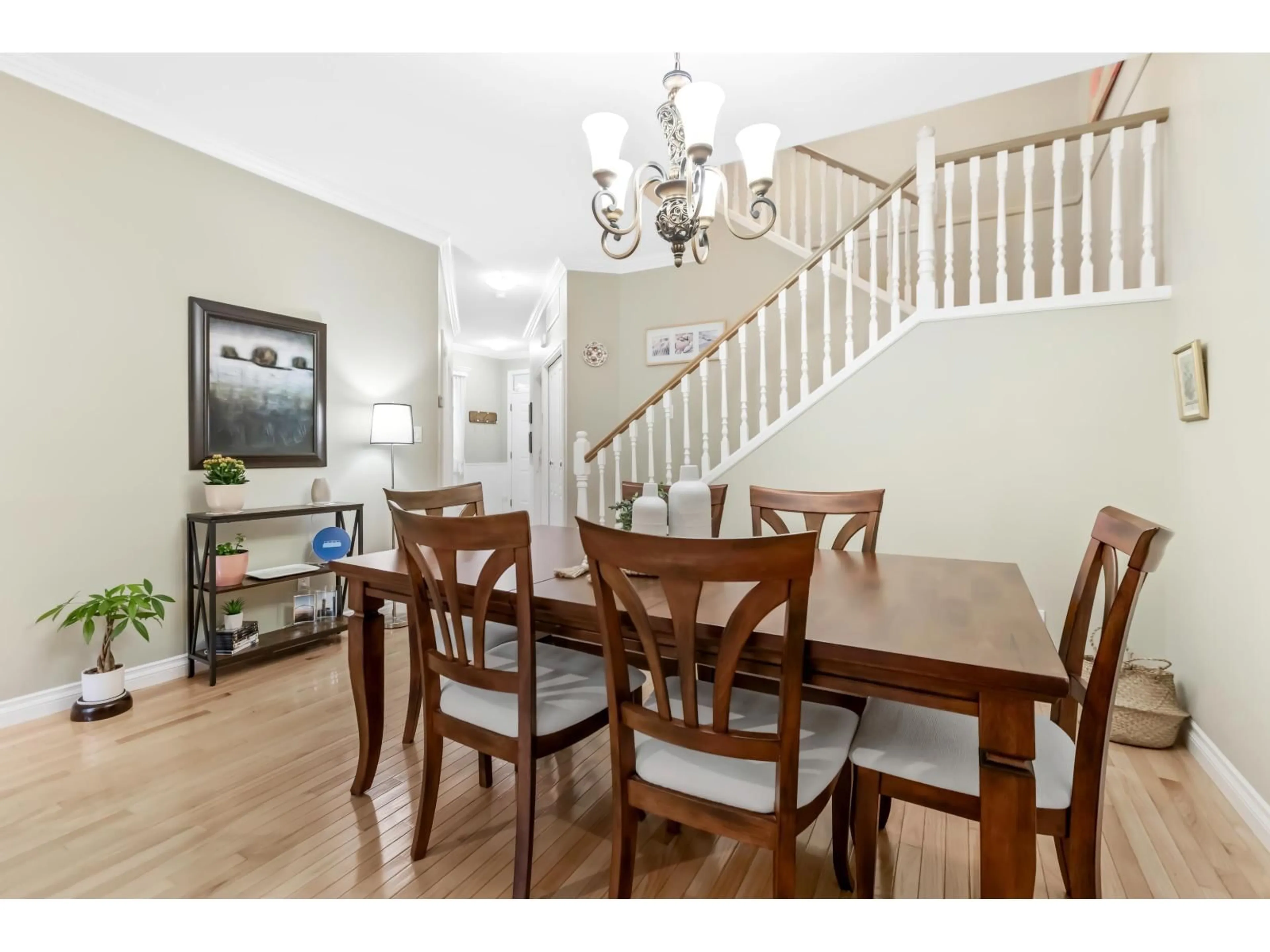Dining room, wood/laminate floor for 68 - 15055 20, Surrey British Columbia V4A9X8