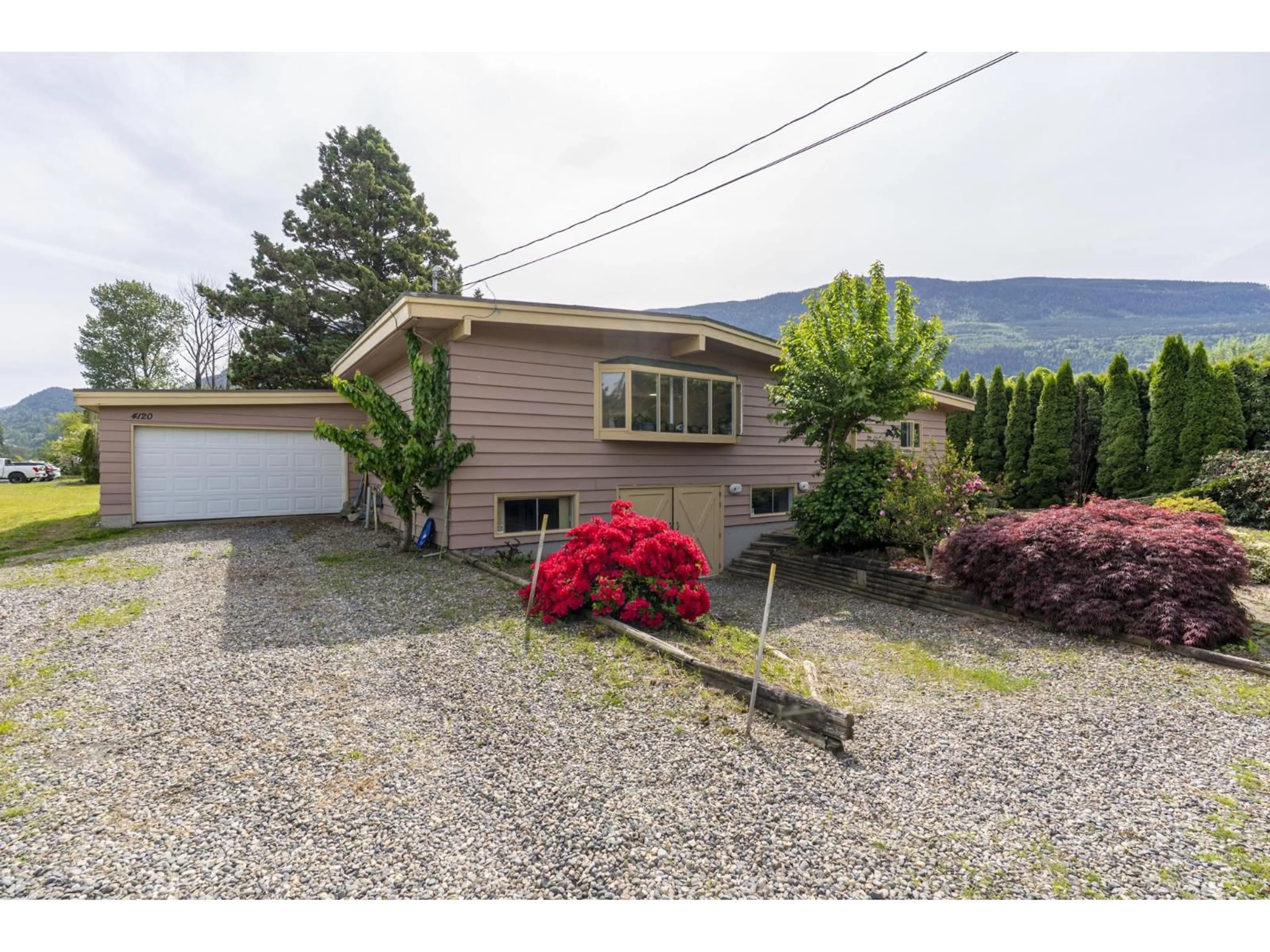 A pic from outside/outdoor area/front of a property/back of a property/a pic from drone, street for 4120 STEWART ROAD, Yarrow British Columbia V2R5G6